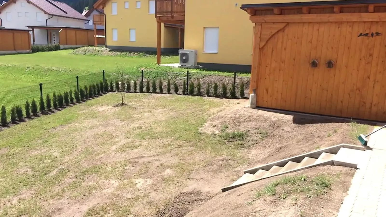 Villa Alpenrose - Gardens in summer