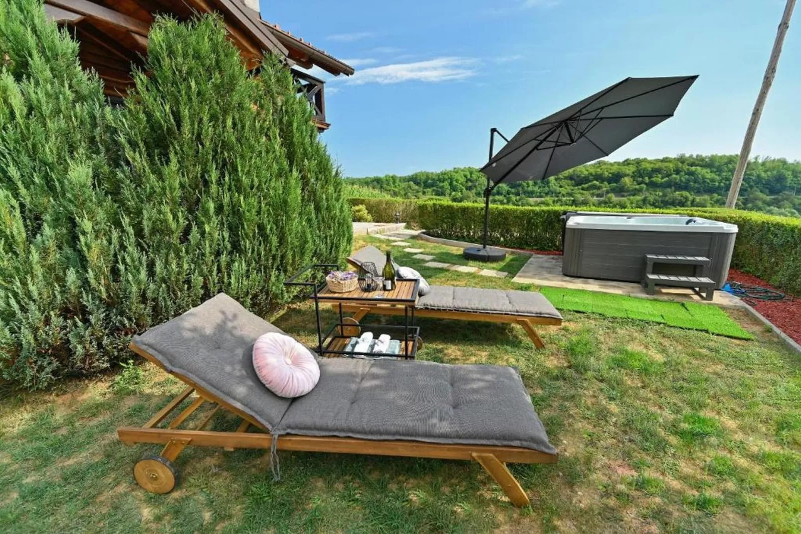 Lavanda Land - Villa Tanya Mrežnica - Three Bedroom Holiday Home with Hot Tub - Spa
