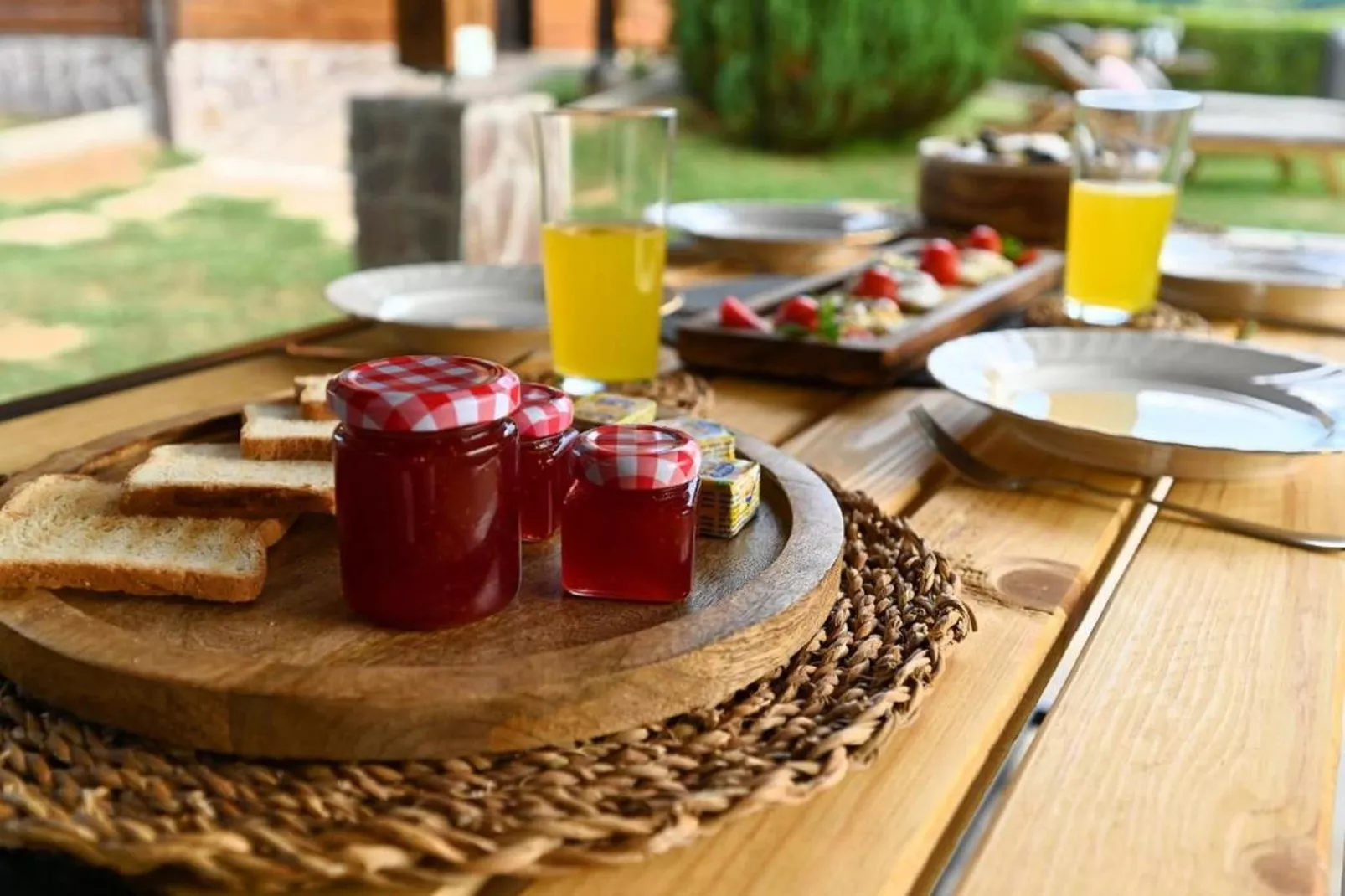 Lavanda Land - Villa Tanya Mrežnica - Three Bedroom Holiday Home with Hot Tub - Terrace