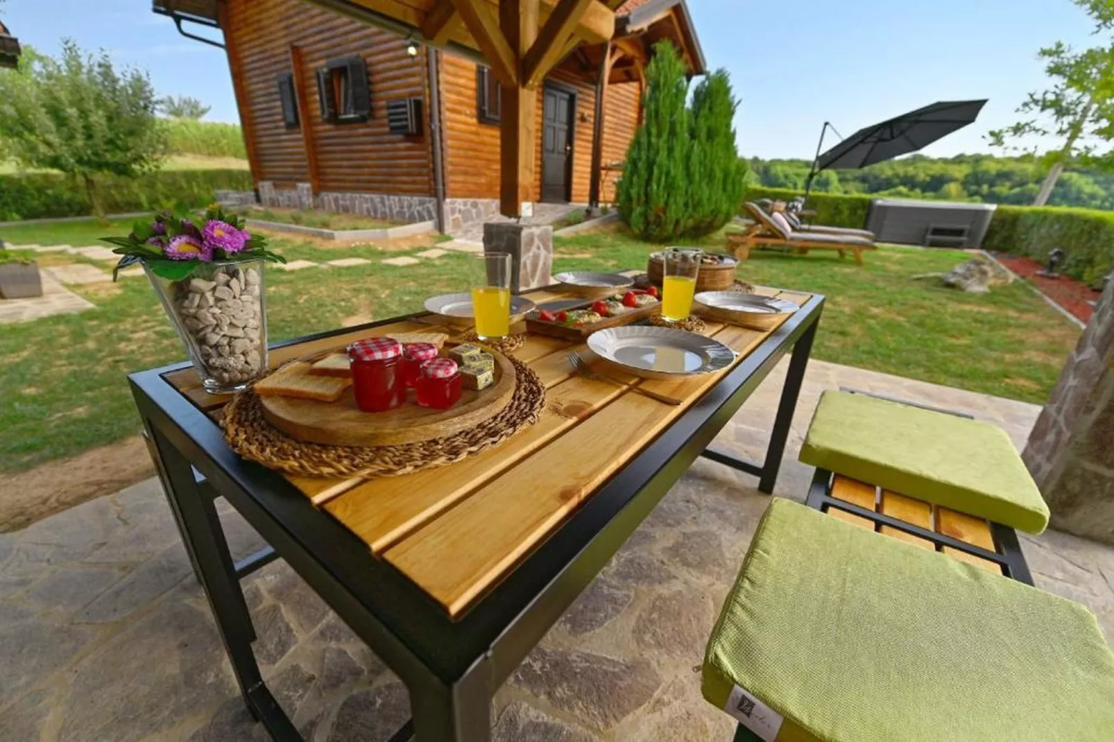 Lavanda Land - Villa Tanya Mrežnica - Three Bedroom Holiday Home with Hot Tub - Terrace