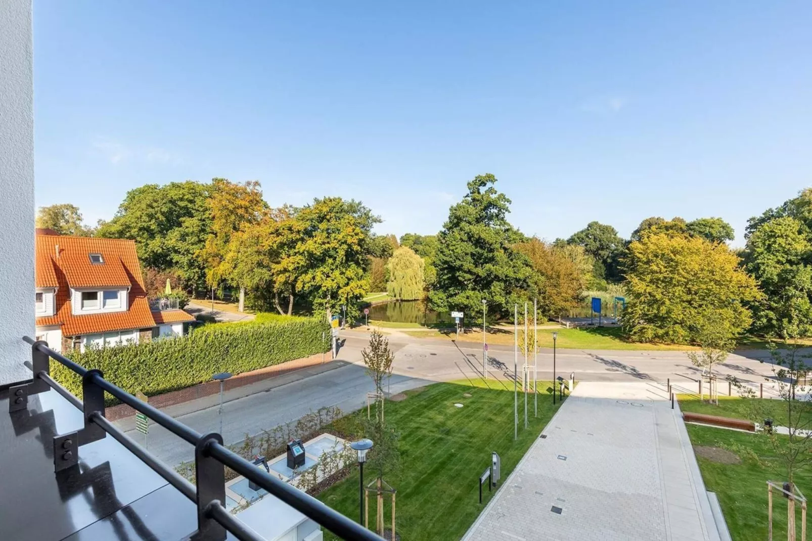 Cozy Coastal Stay with Sauna