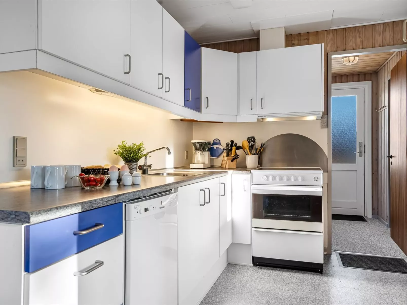 "Enken" - 450m from the sea - Drinnen