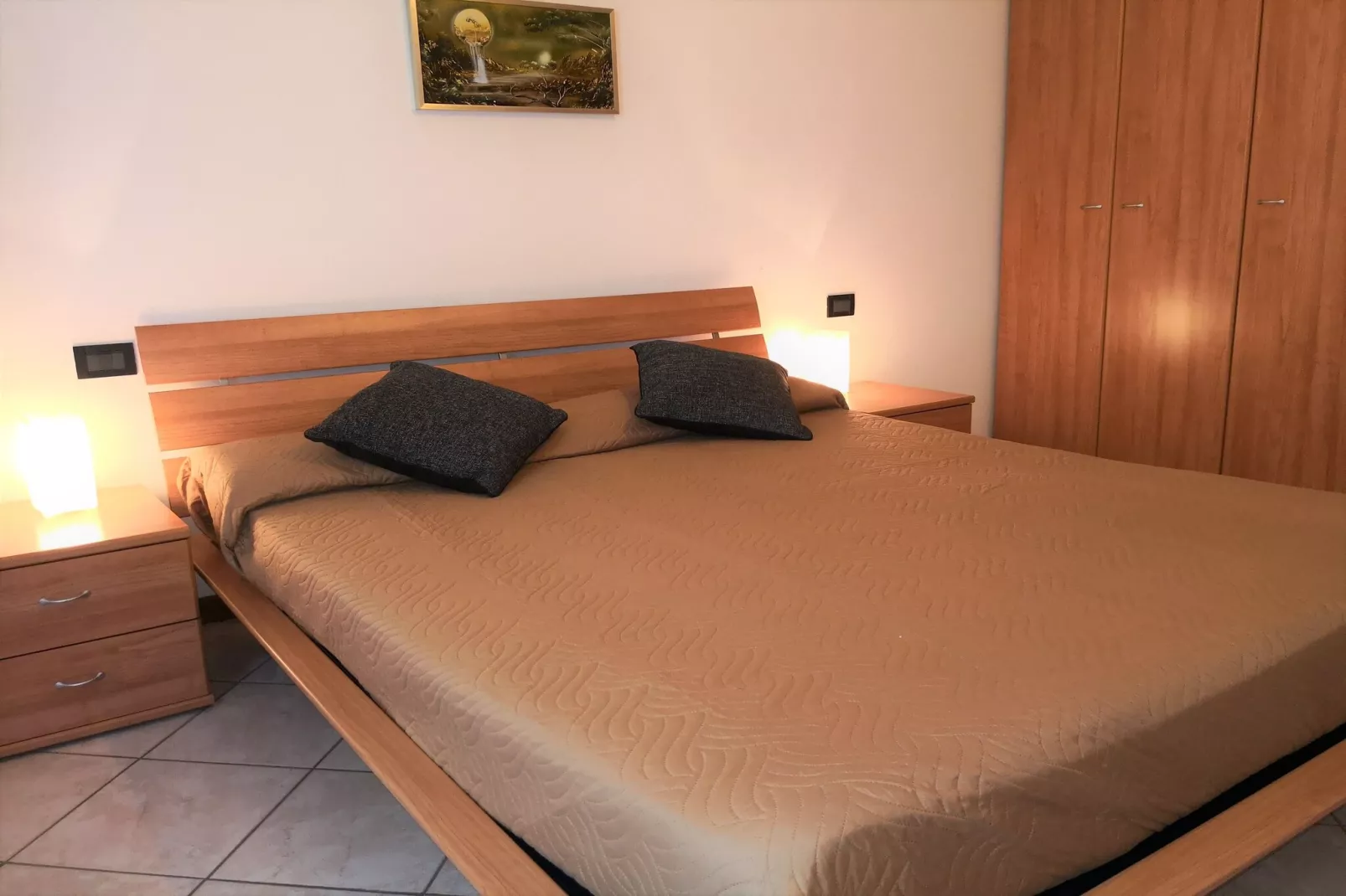 Casara Elle Otto - Bedroom