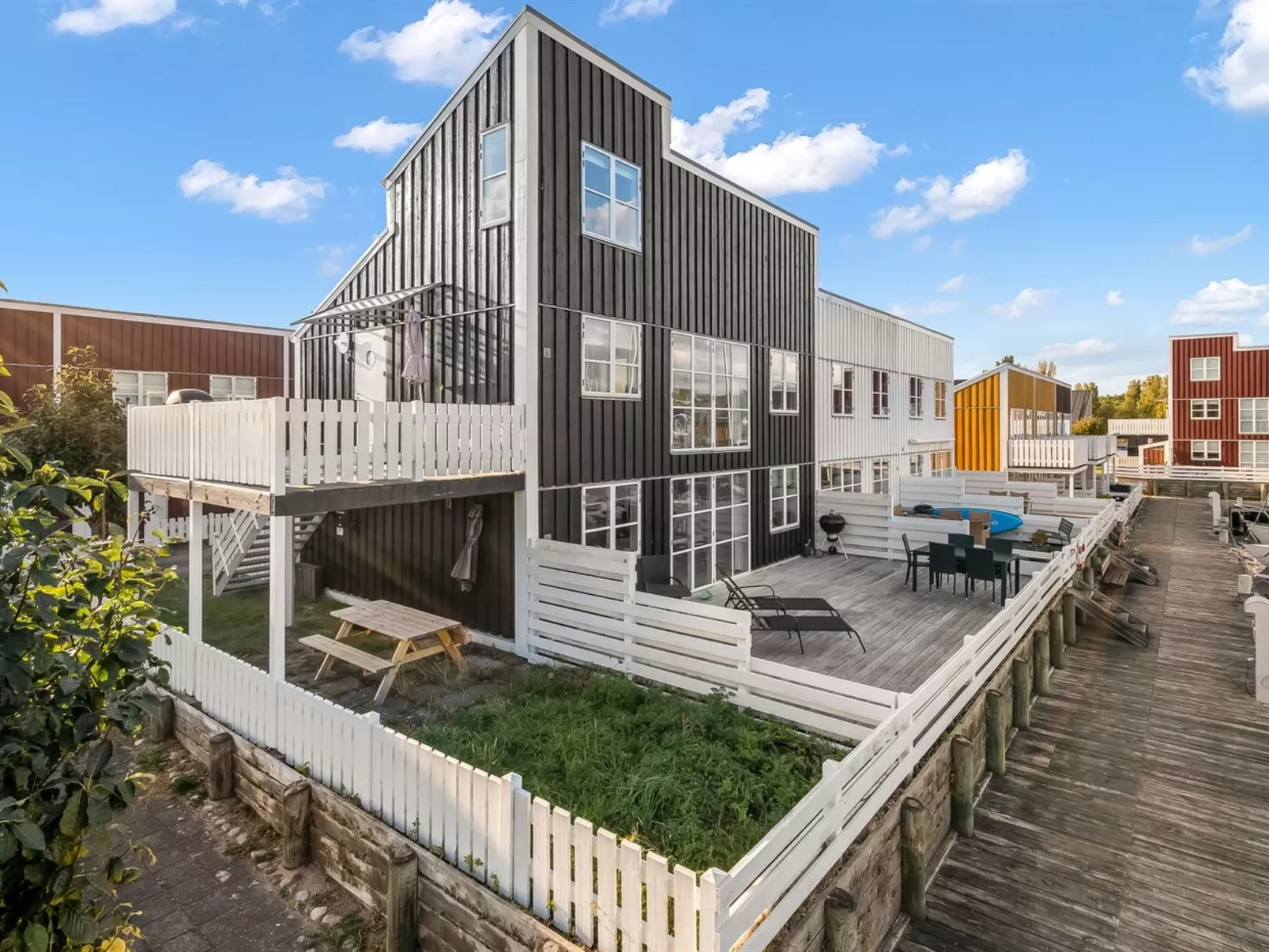 "Björk" - 10m from the sea - Outside