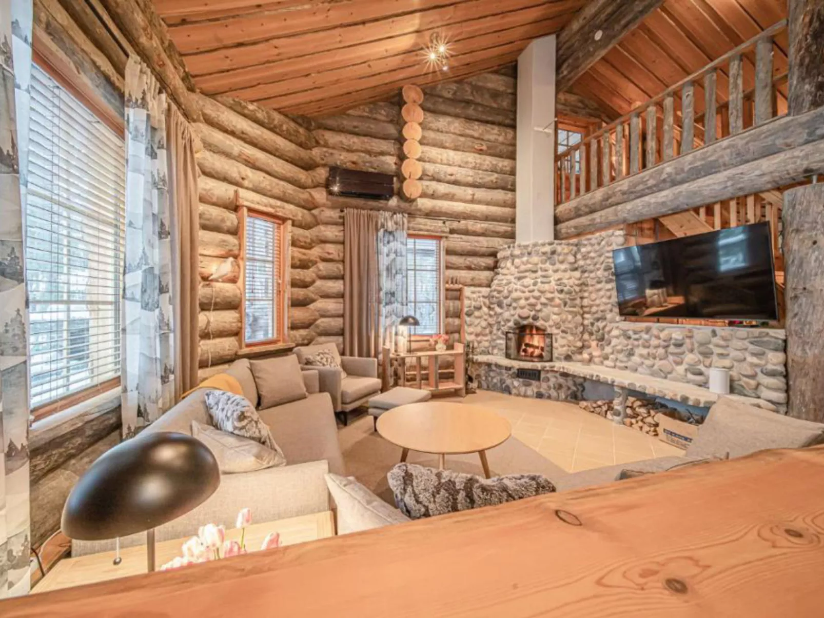 Riekkopolku - Dedans