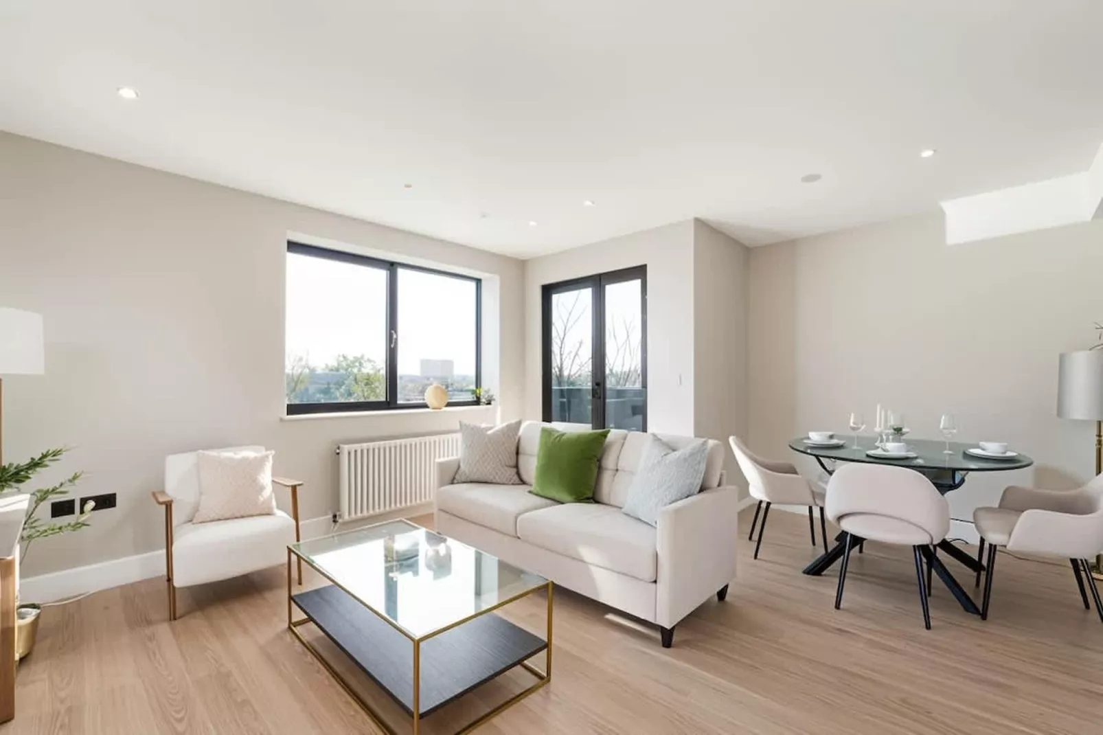 Luxury New Build 2-Bed 2-Bath  Wimbledon - Living room