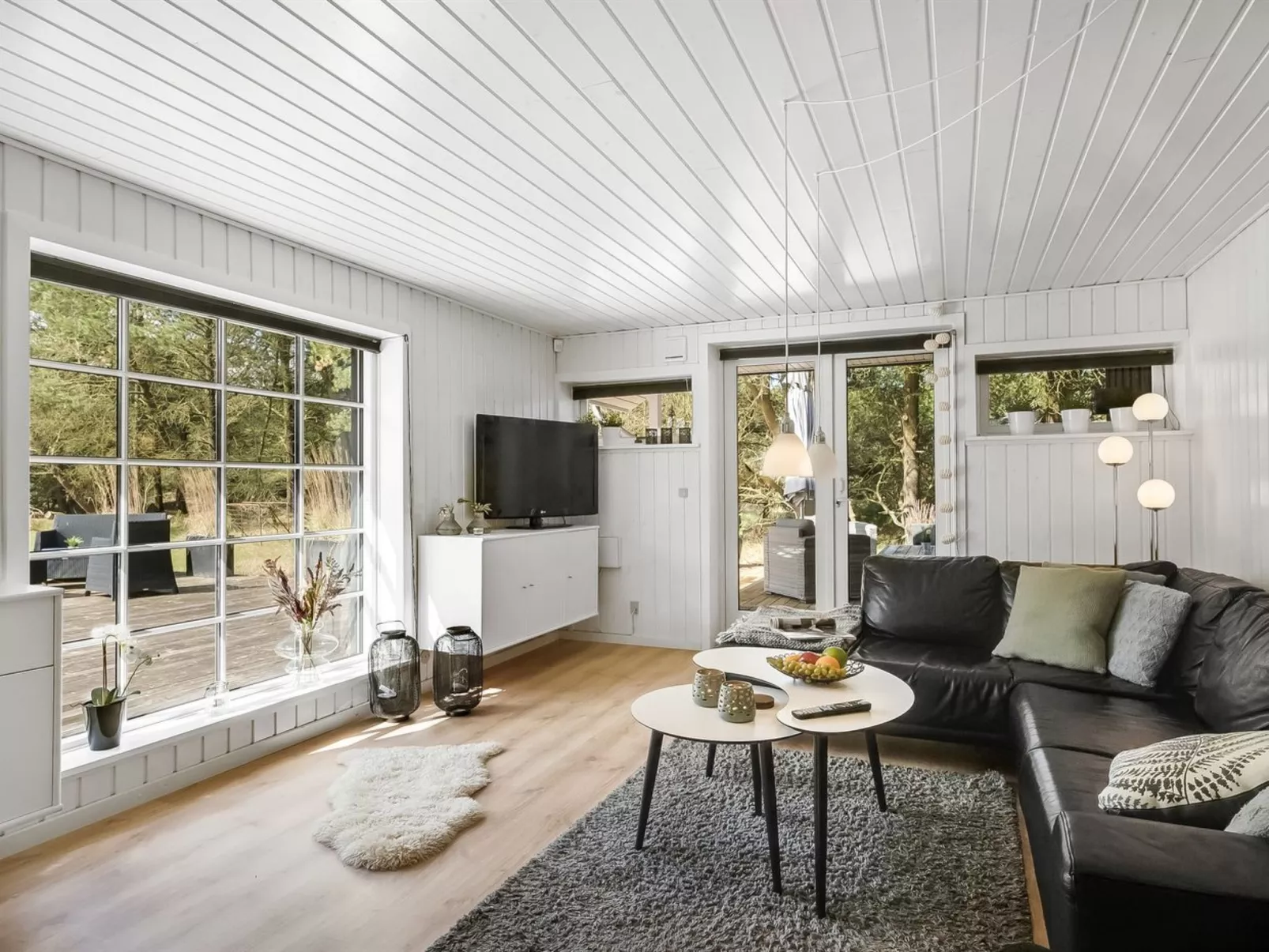 "Ufred" - 1.3km to the fjord - Inside
