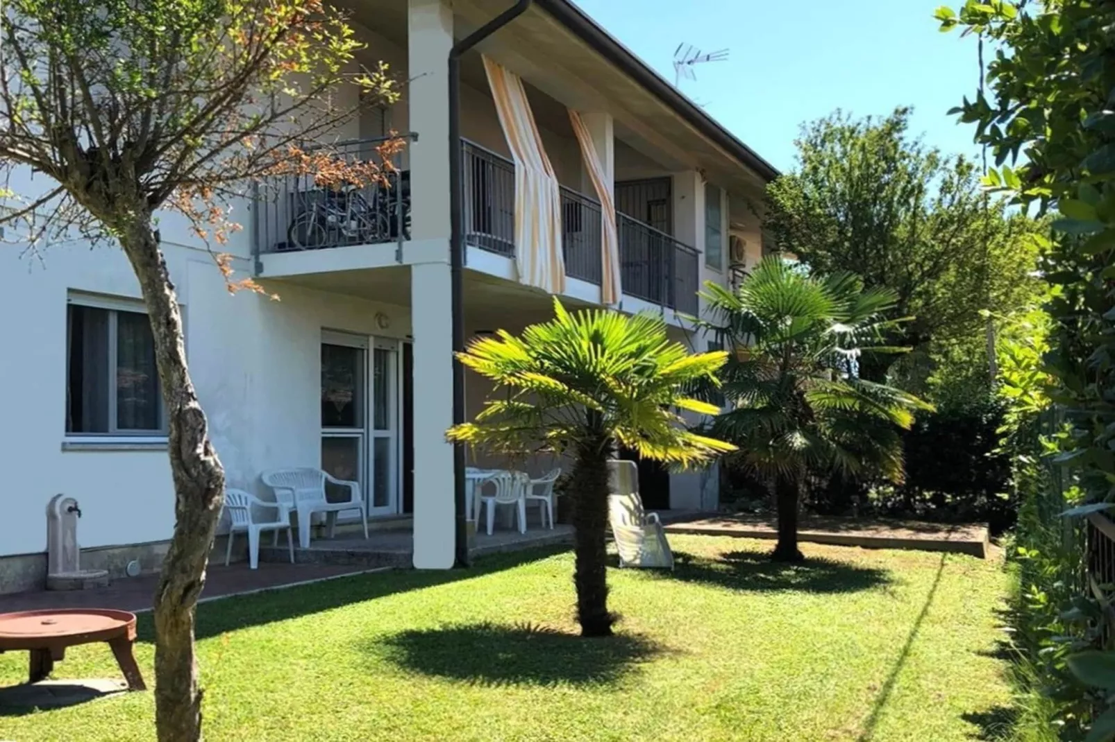 VILLA VIVALDI 30 - Exterior in summer