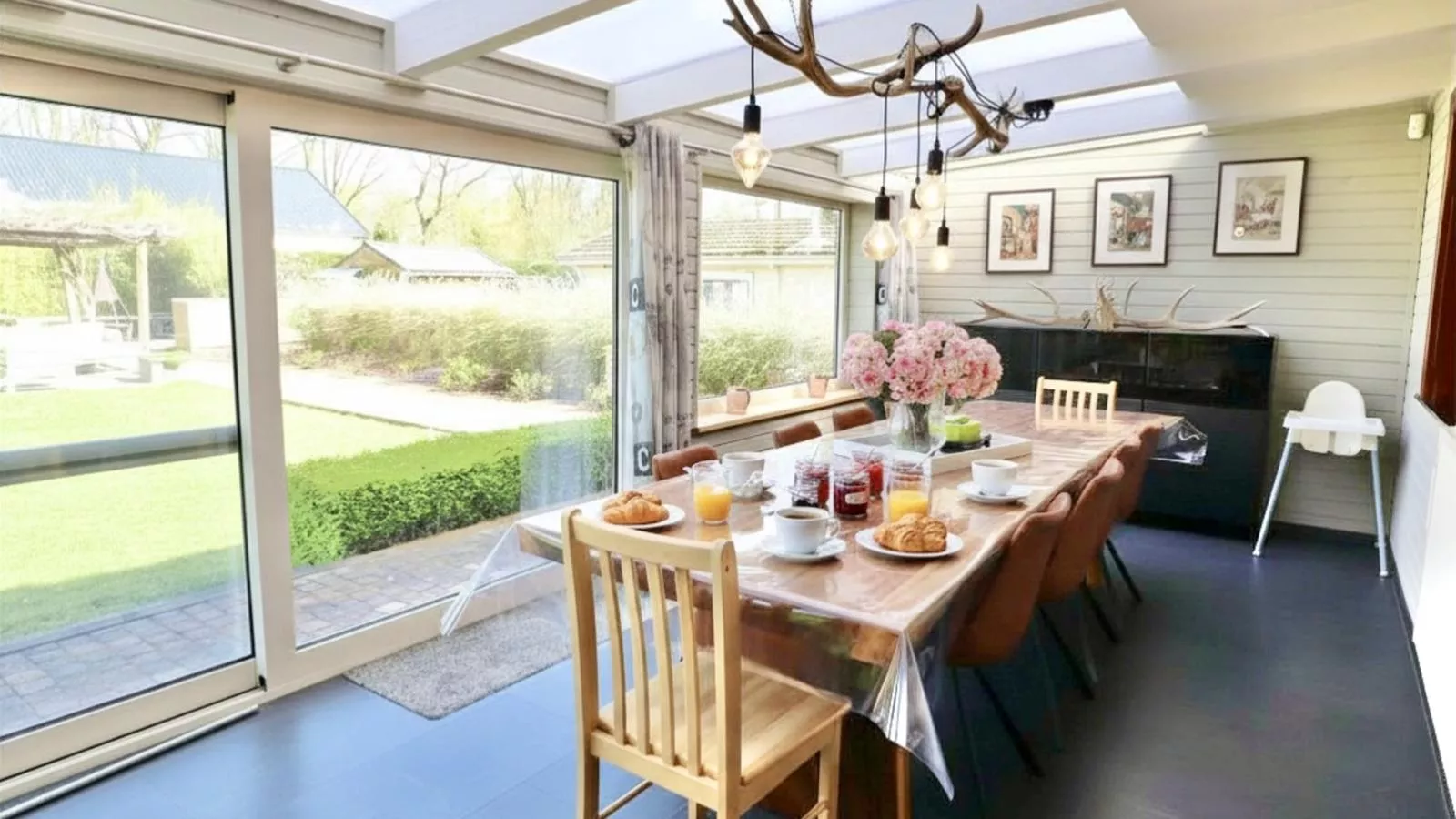 Myrabelle - Dining room