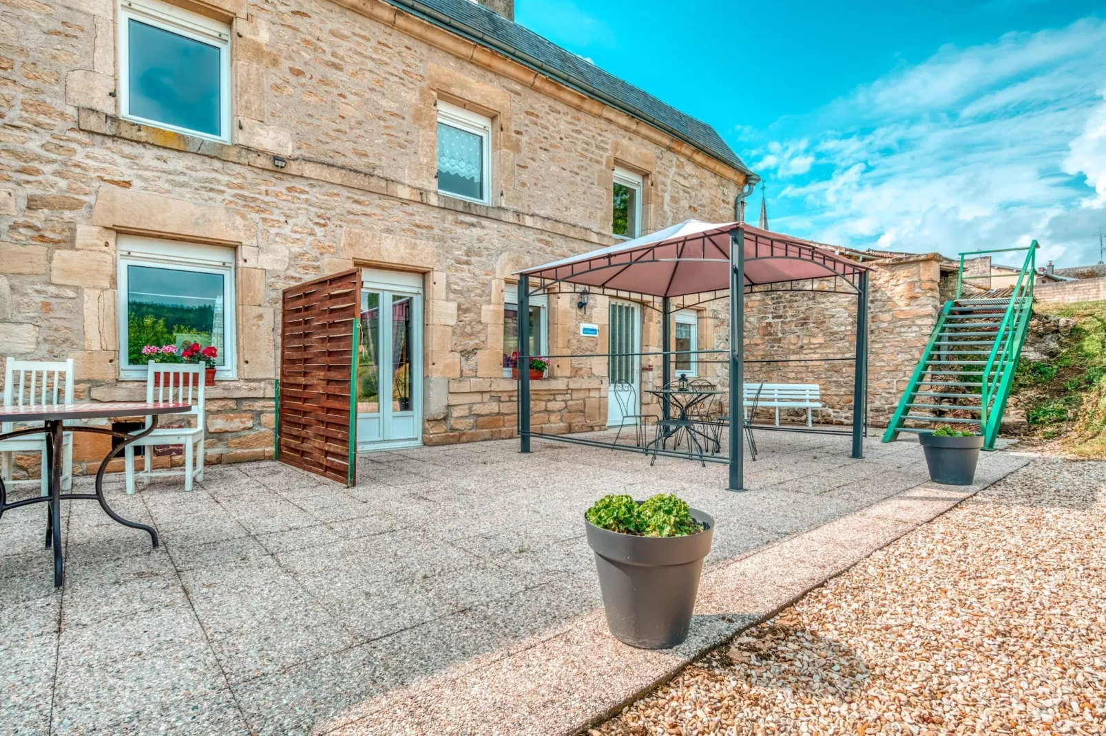 Gite Nouartais - Terrasse/Balkon