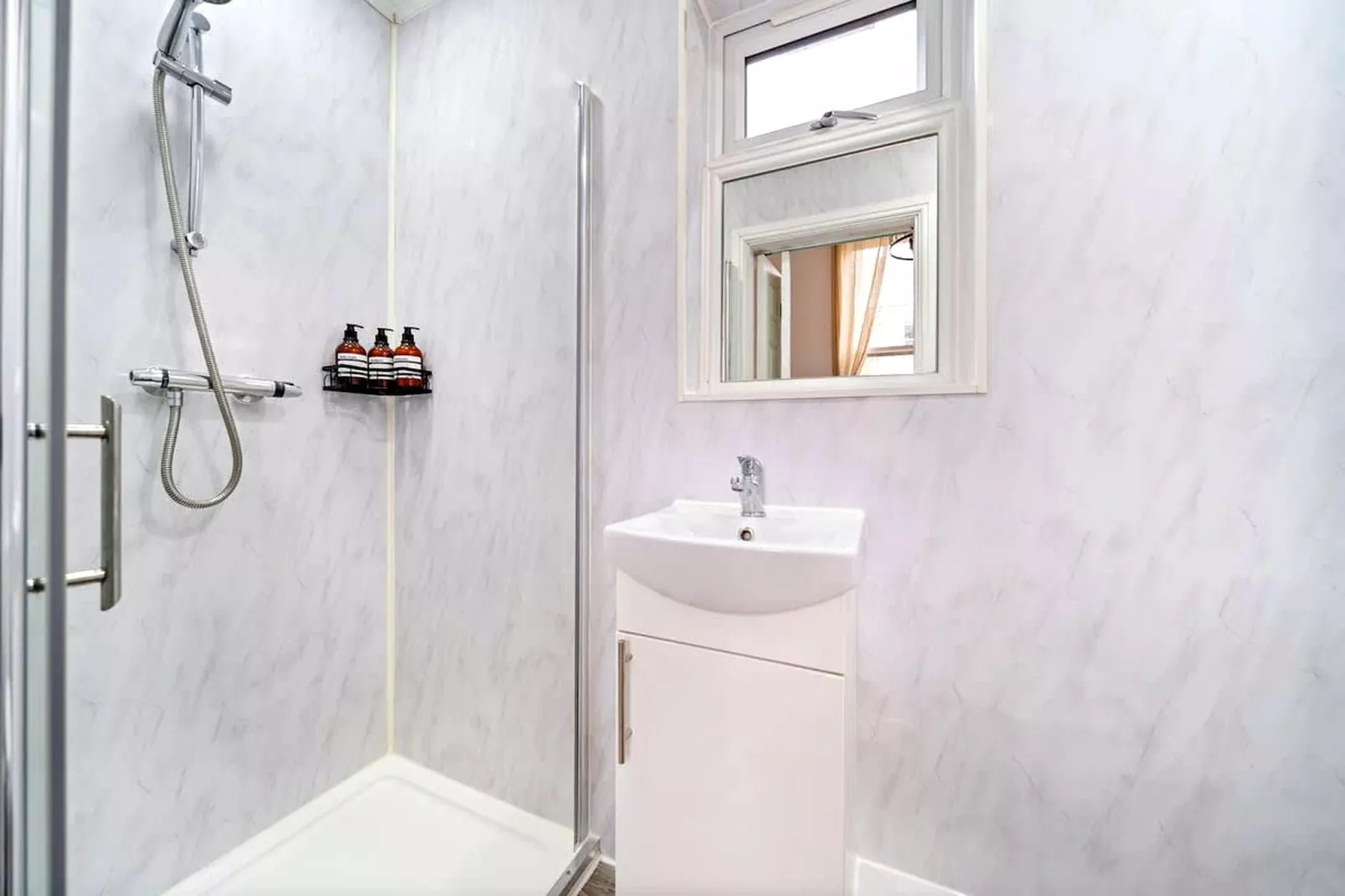 West Ken 8 - Bathroom