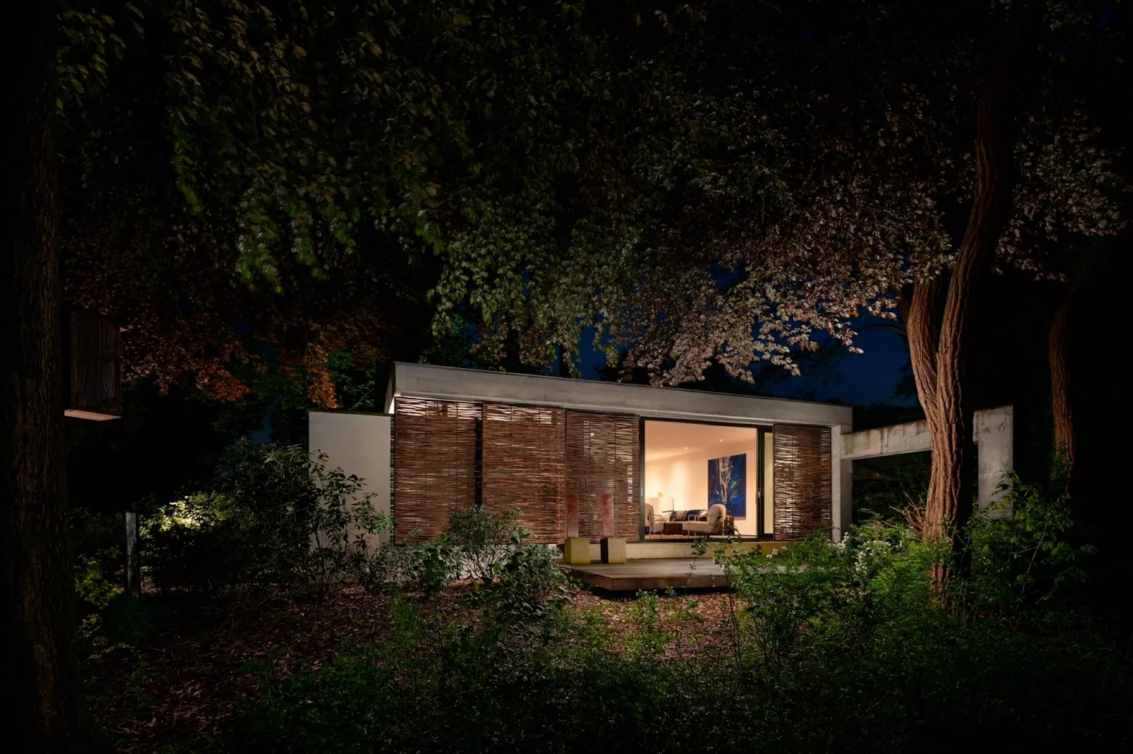 Betonnen Boshuis - Außenbereich Sommer