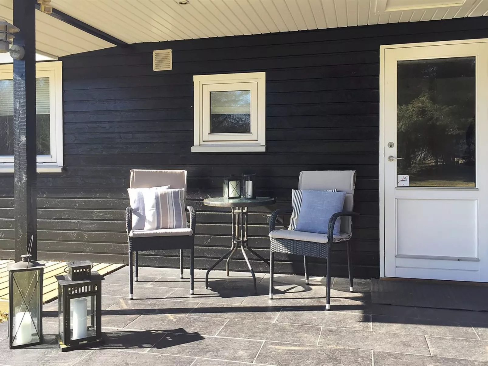 "Bylgja" - 1.7km from the sea - Outside