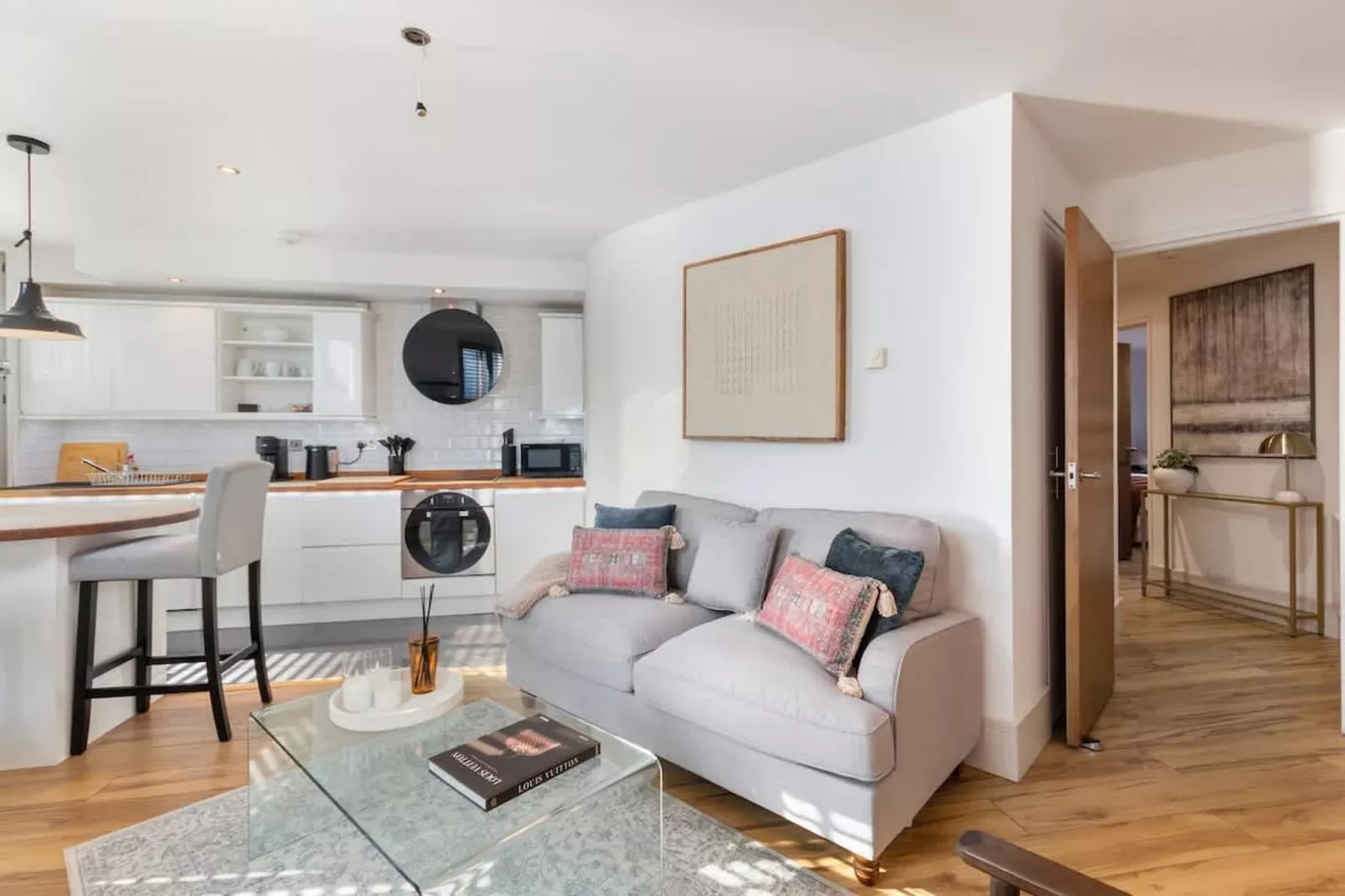 Modern 1-Bed near Fulham Broadway - Living room