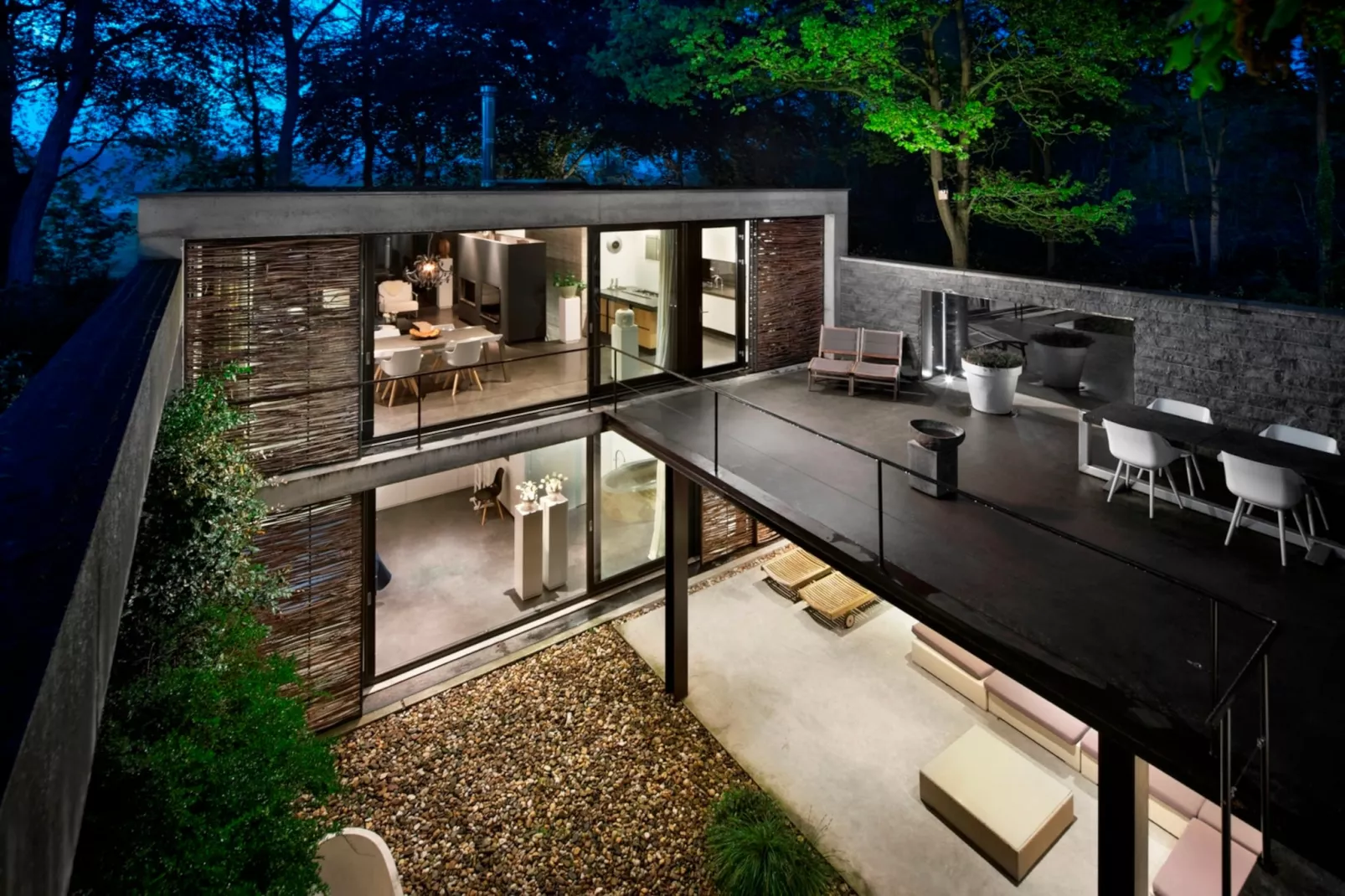 Betonnen Boshuis - Außenbereich Sommer