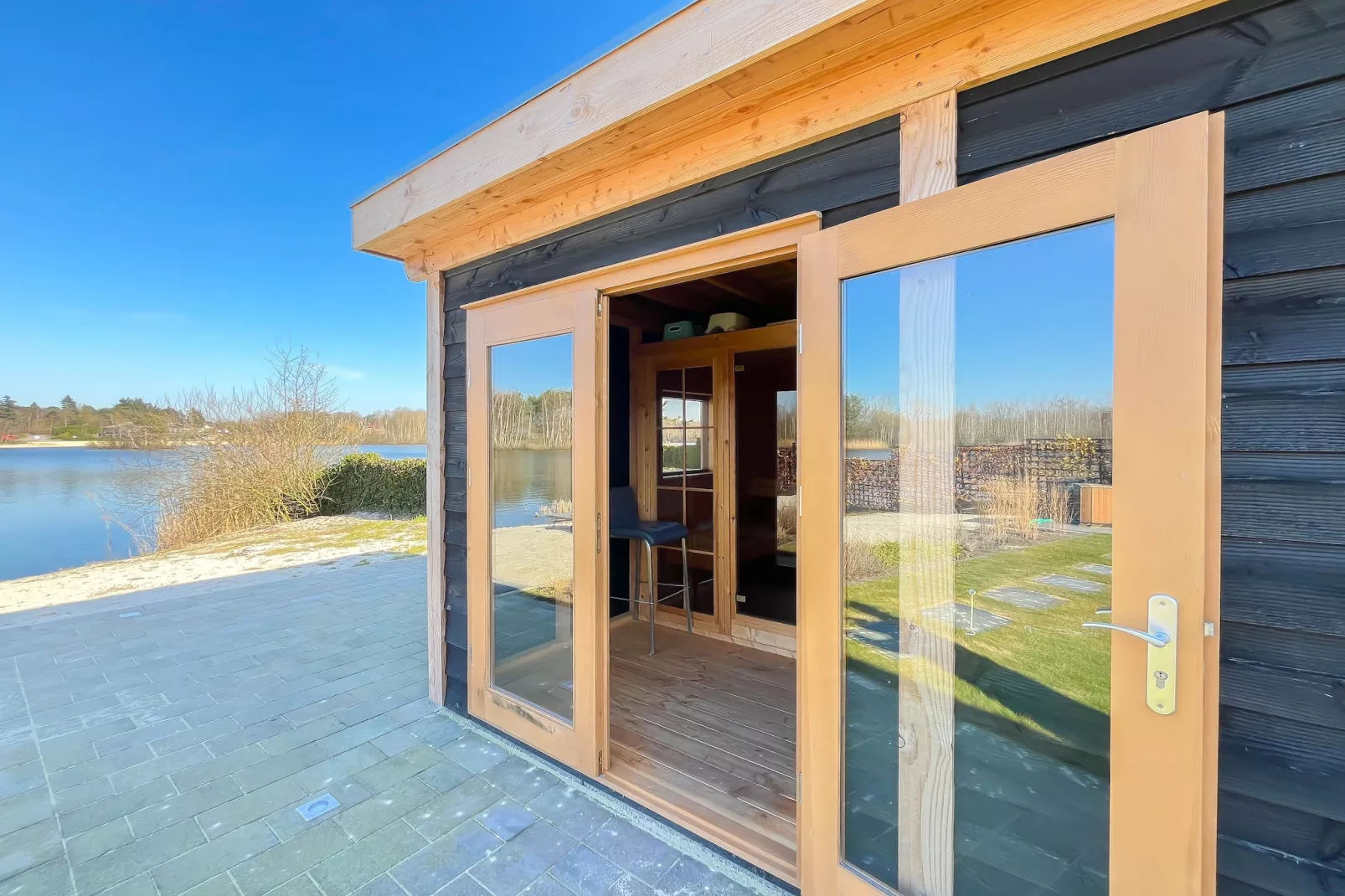 Holiday home Torenvalk - Exterior in summer