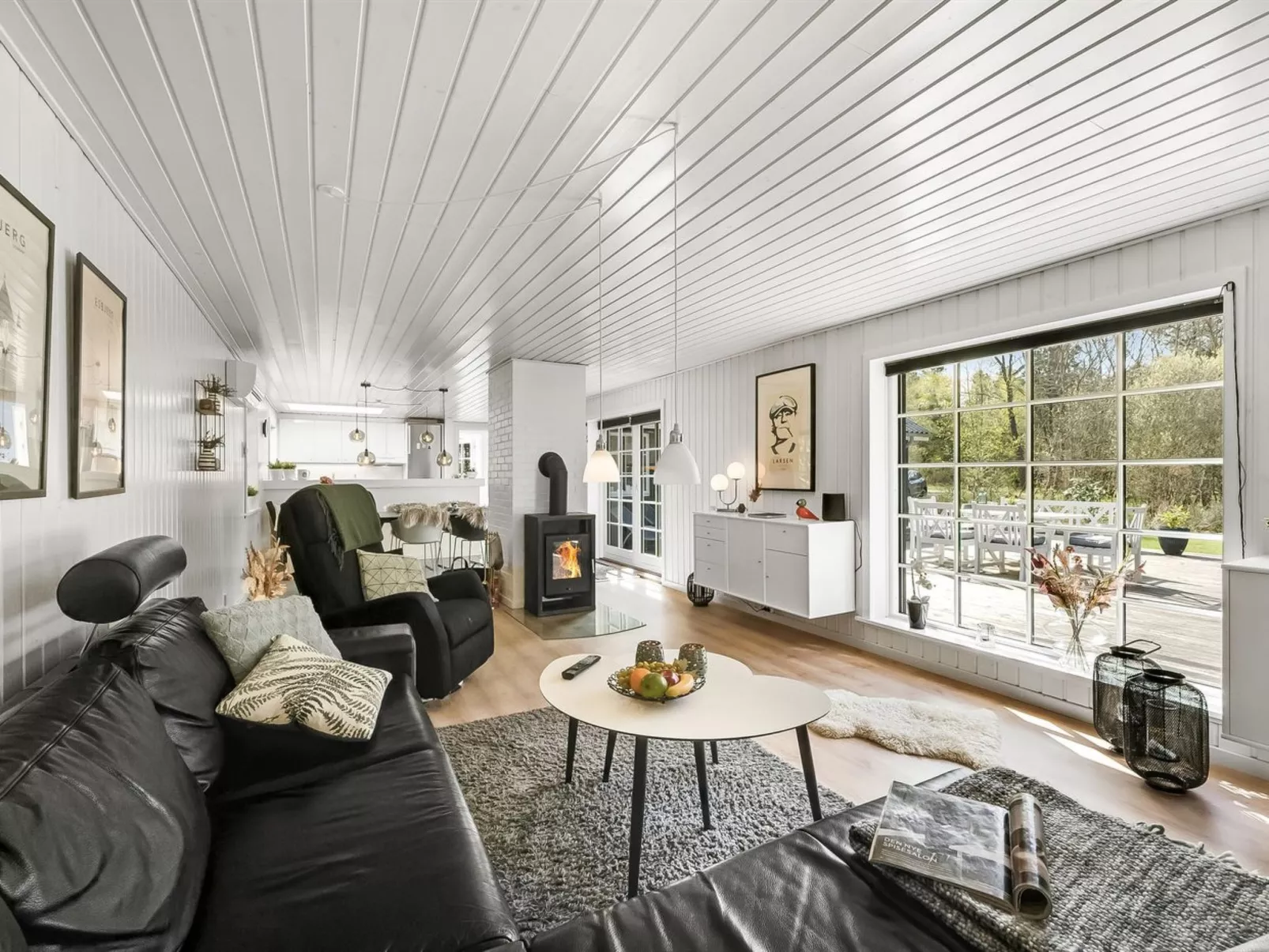 "Ufred" - 1.3km to the fjord - Inside