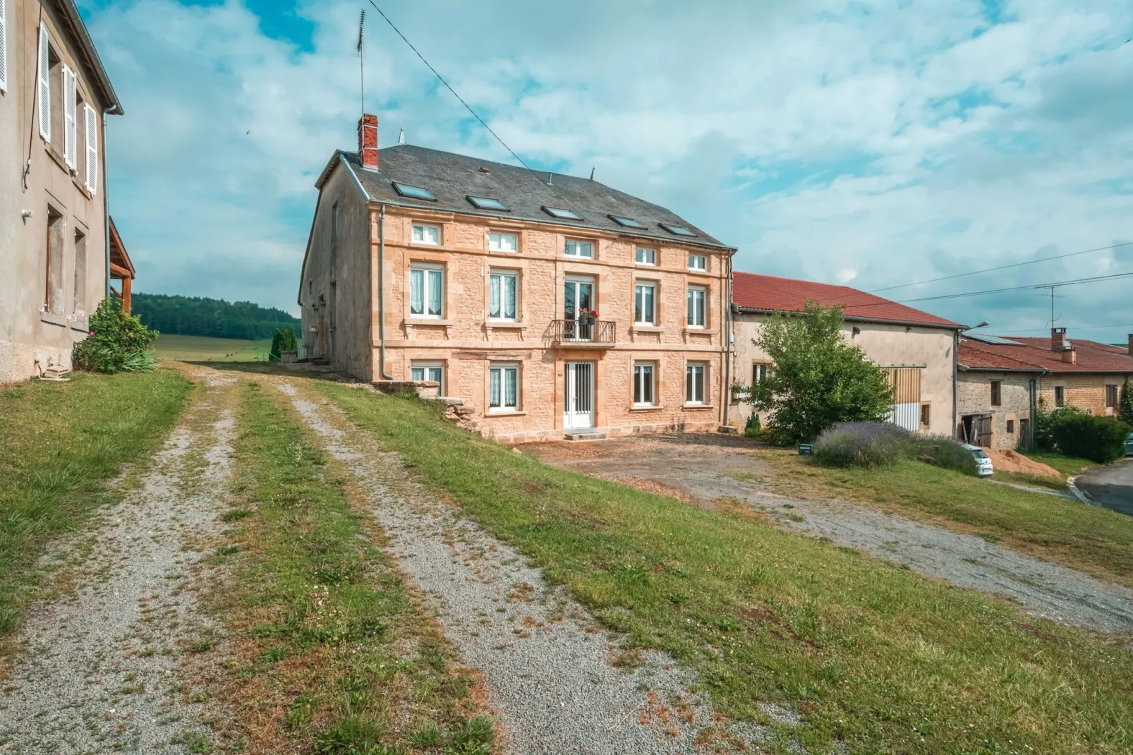 Gite Nouartais - Außenbereich Sommer