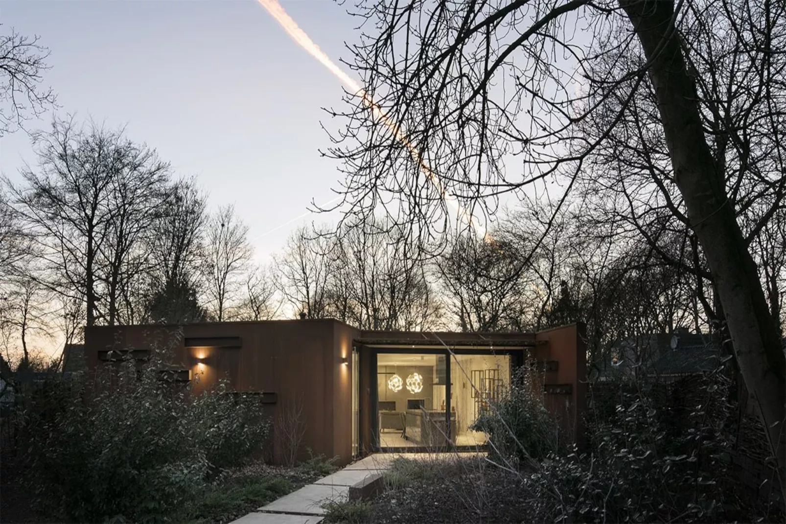 Stalen Boshuis - Exterior in summer