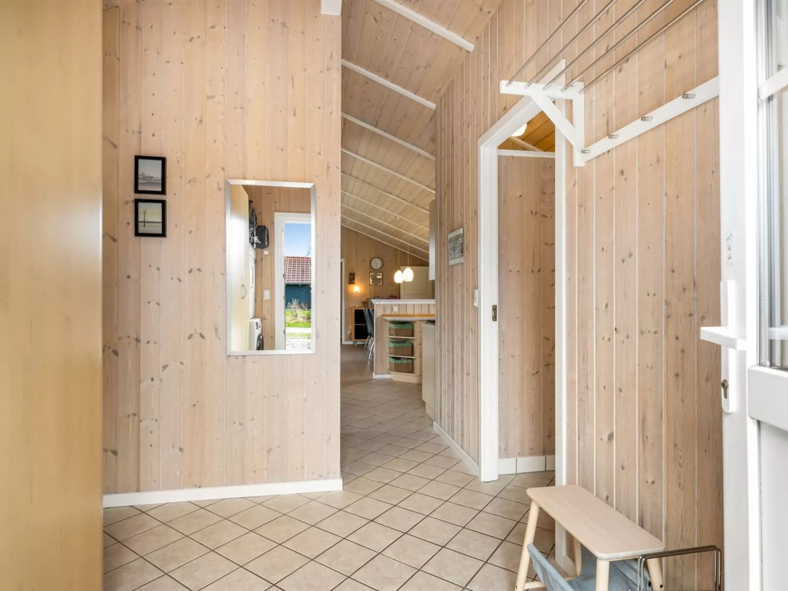 "Tinka" - 1.2km to the fjord - Dedans