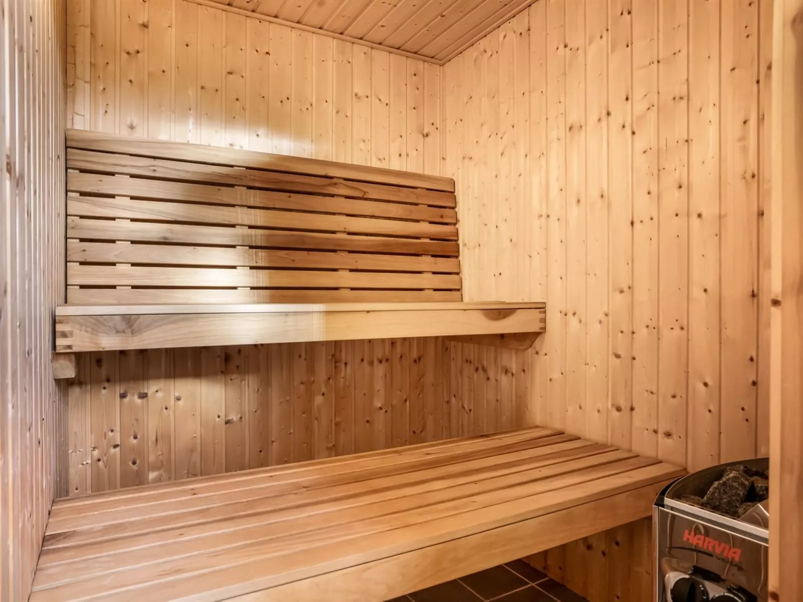 "Enken" - 450m from the sea - Drinnen