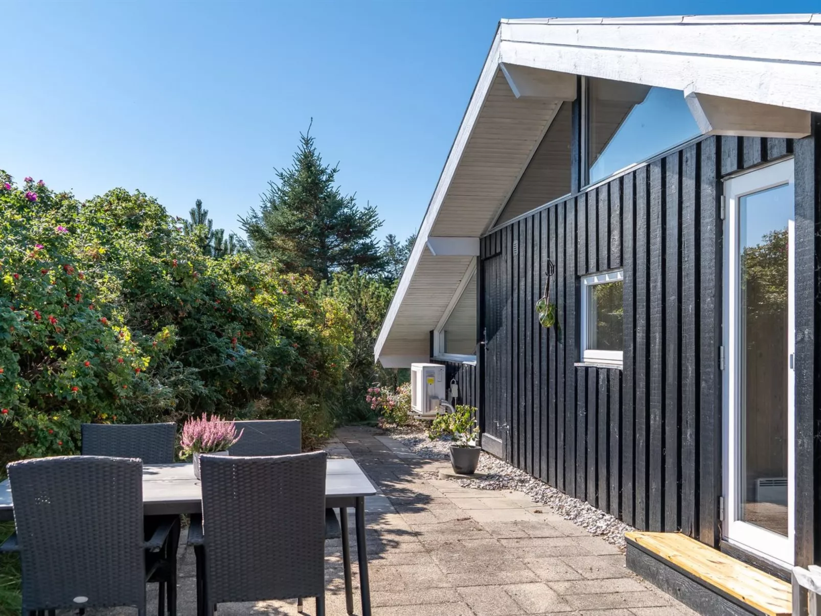 "Greta" - 2.5km from the sea - Outside