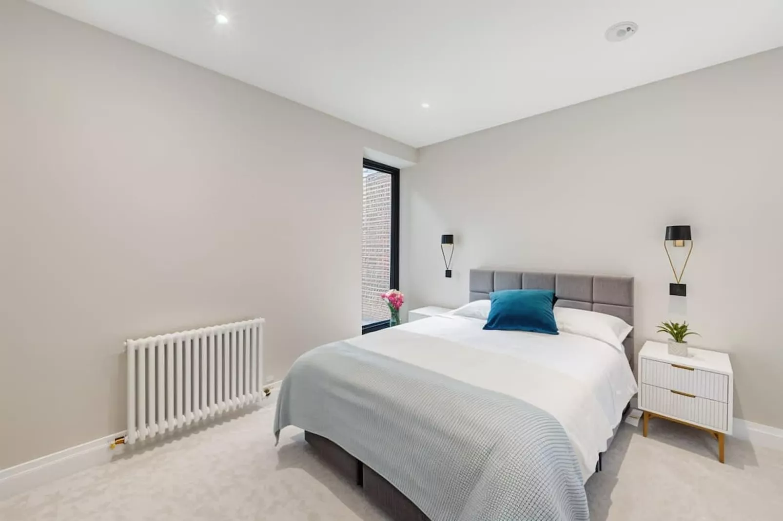 Luxury New Build 2-Bed 2-Bath  Wimbledon - Bedroom