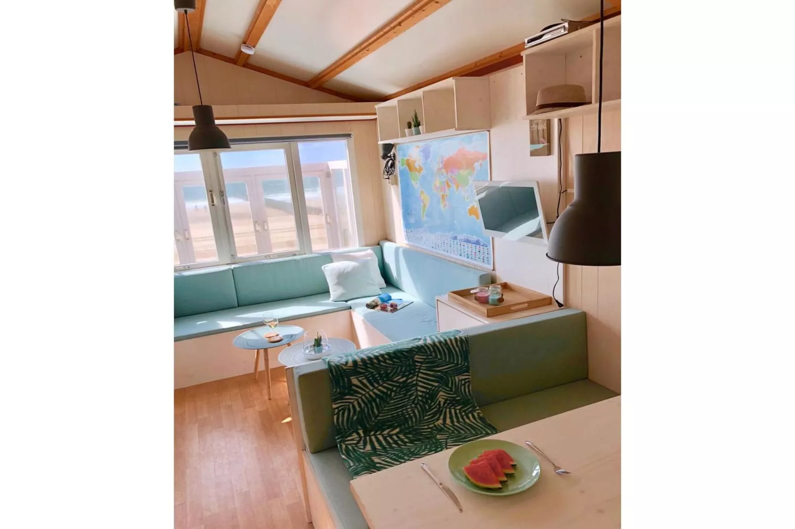 Beach sleep house near Dishoek directly by the sea with panoramic view and terrace, number 342 - Salon