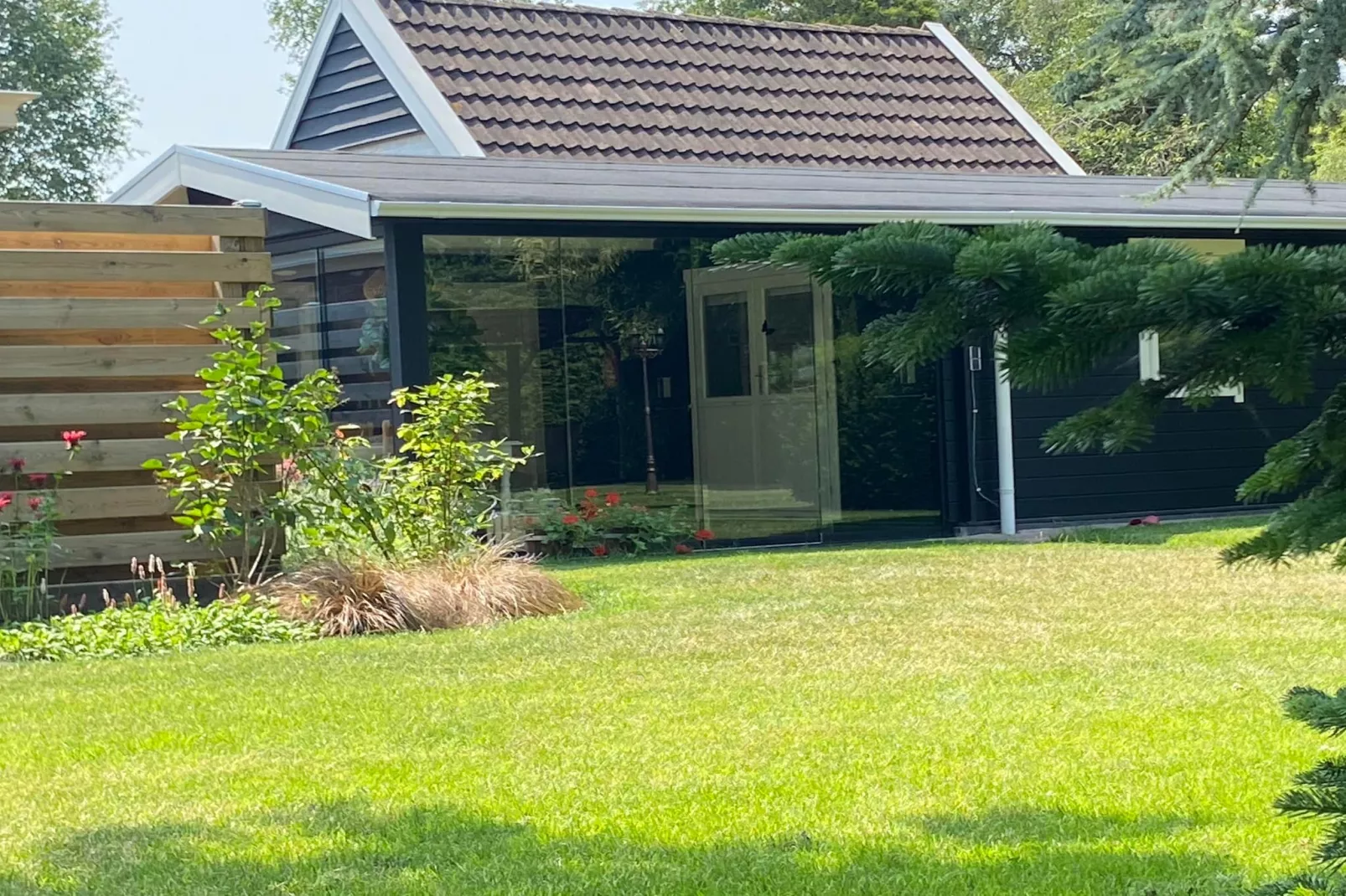 De Groninger Zeeuw - Außenbereich Sommer