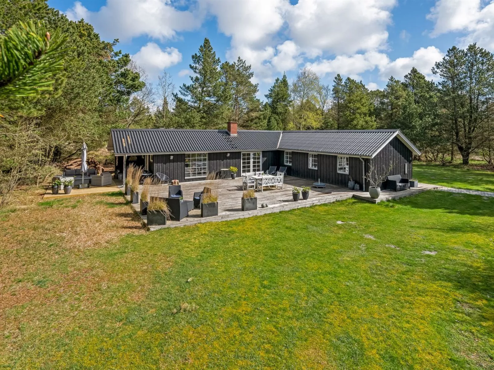 "Ufred" - 1.3km to the fjord - Outside