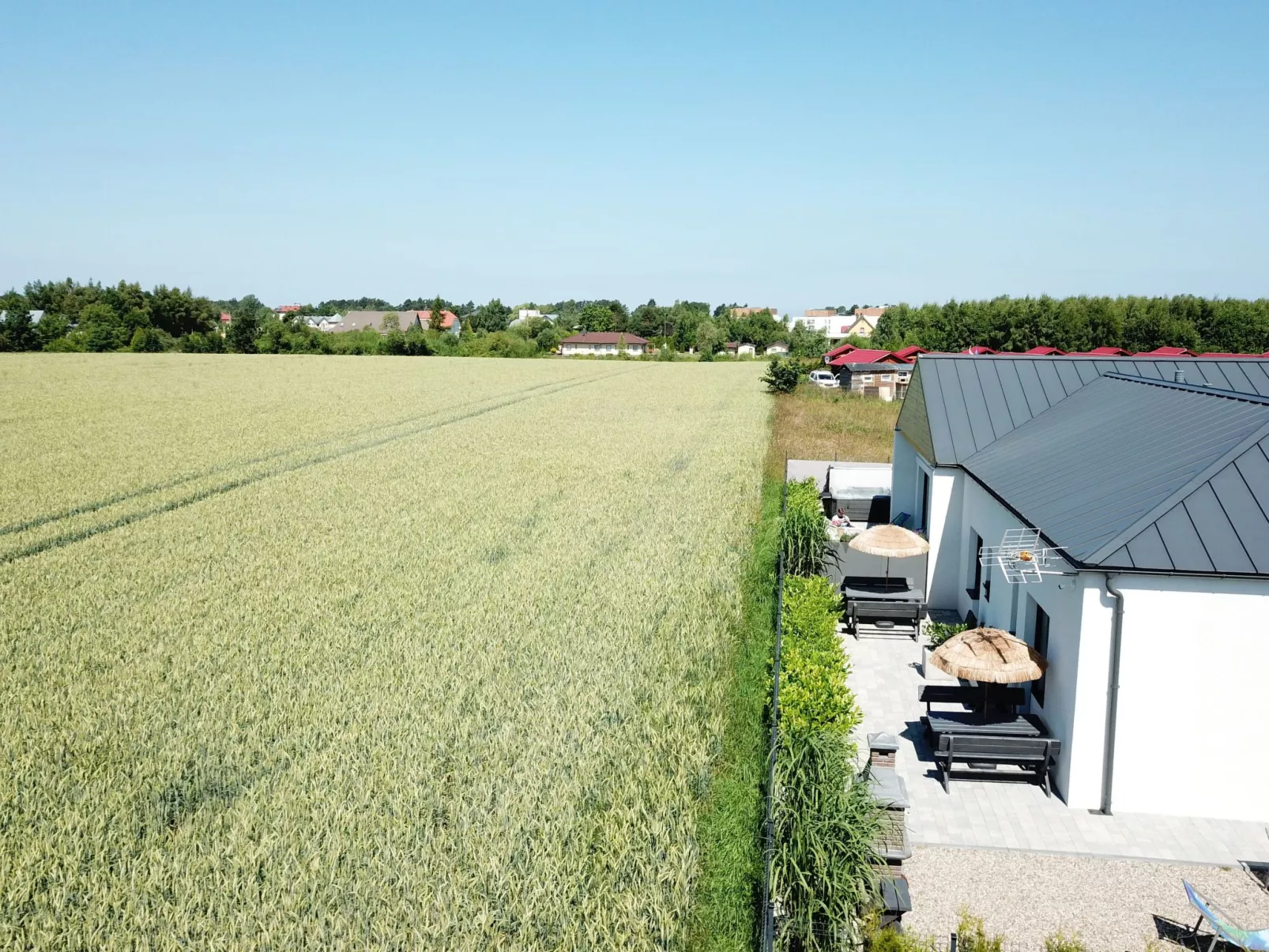 Zwei-Zimmer-Reihenhauswohnung - Dehors