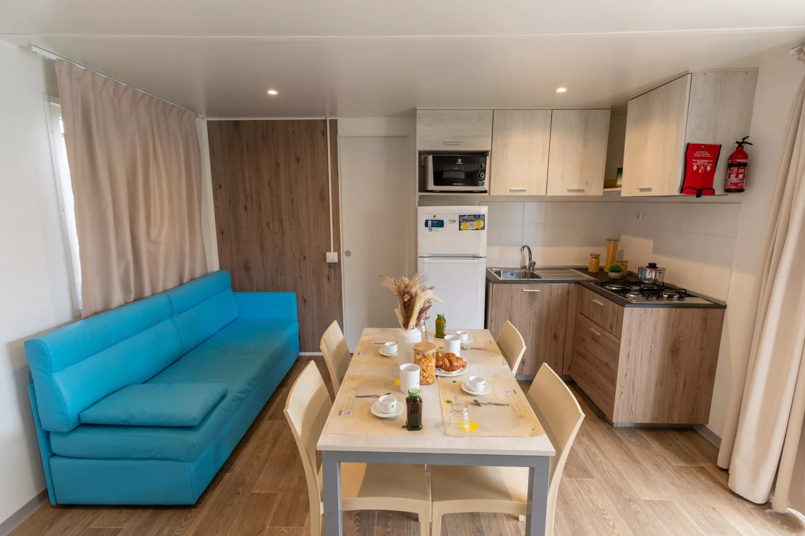 VIGNA SUL MAR FAMILY COLLECTION - LODGE DELUXE - Living room