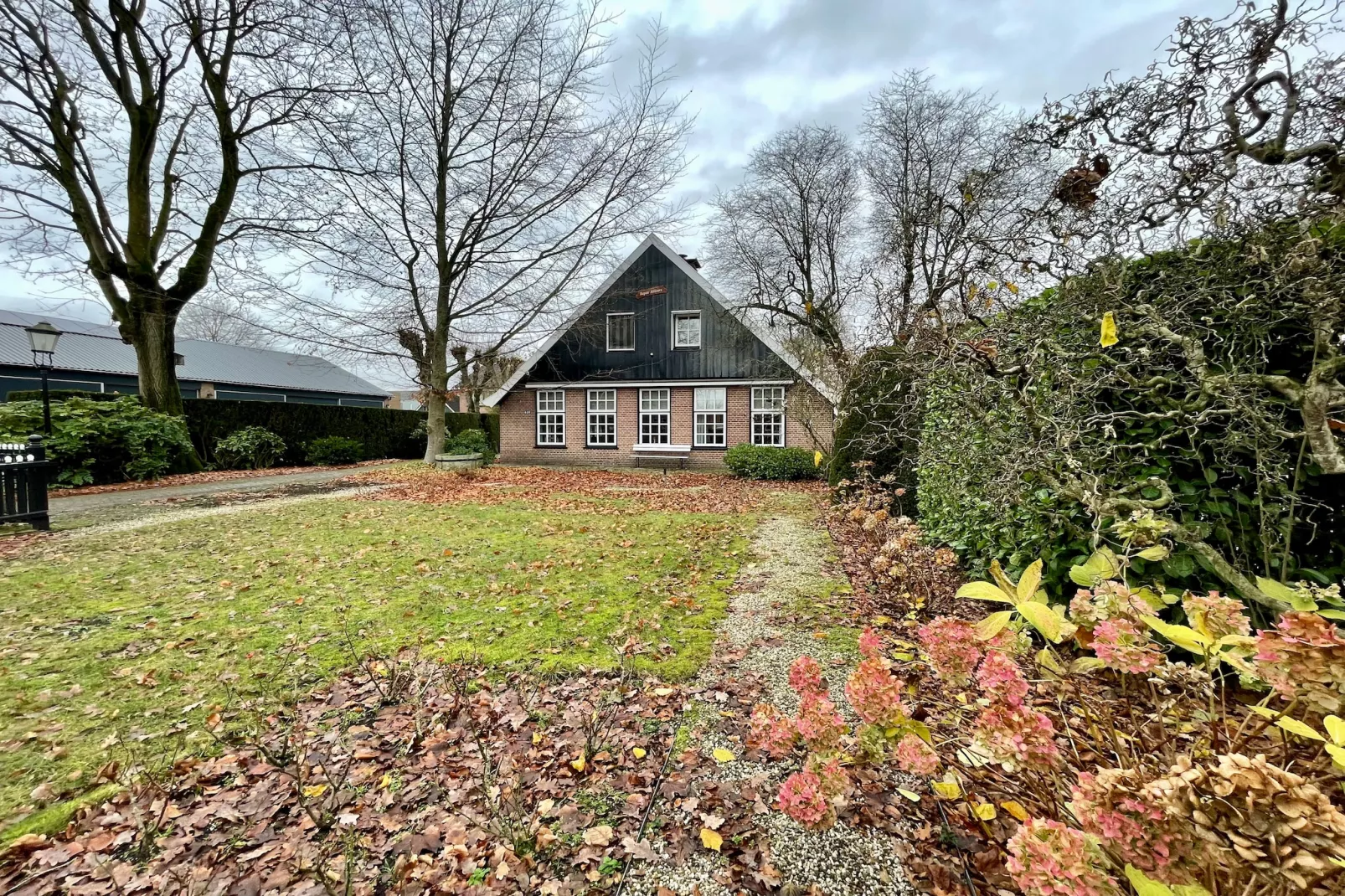 De Binnenhof - Exterior in summer