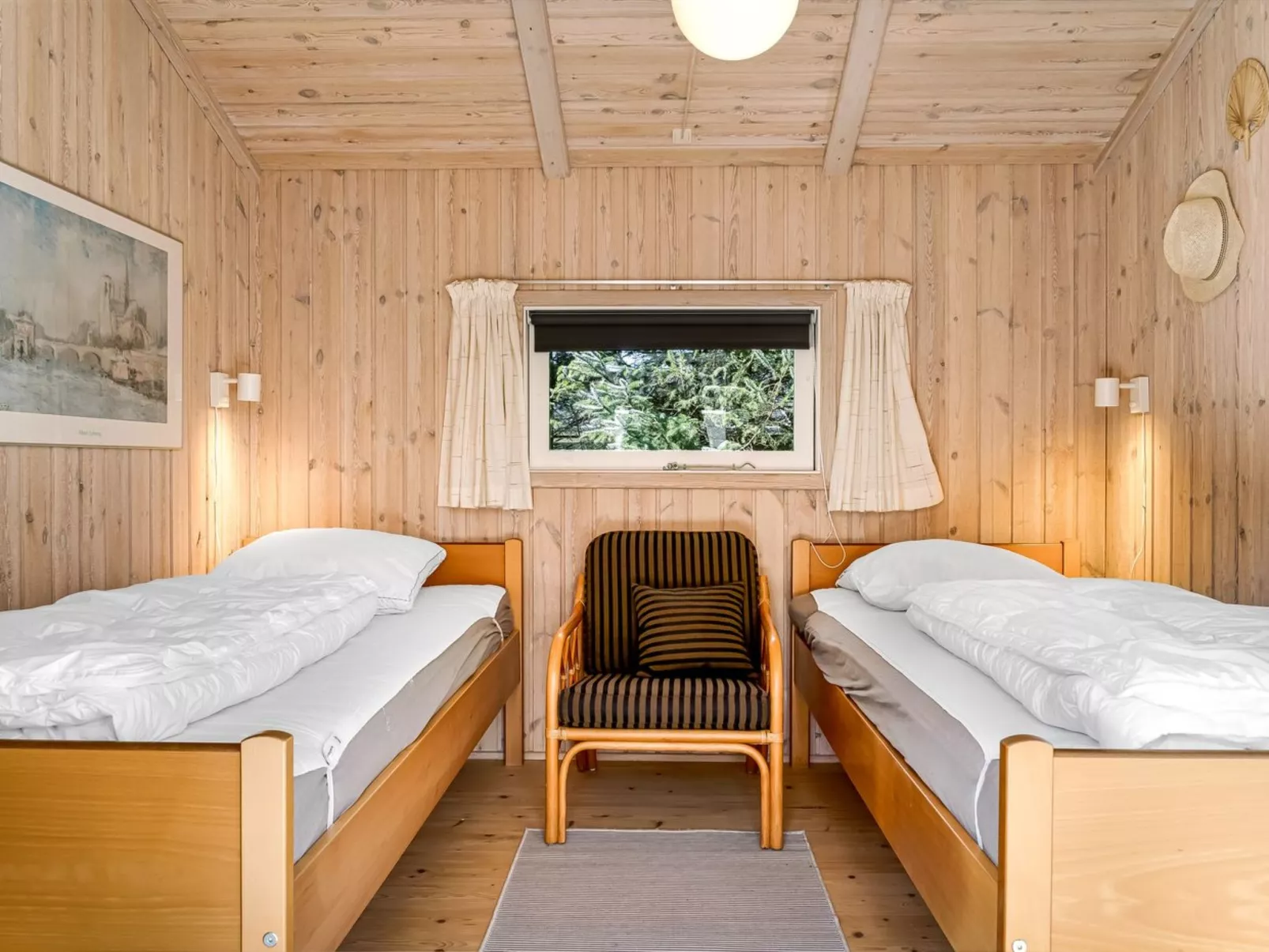 "Akka" - 2km from the sea - Drinnen