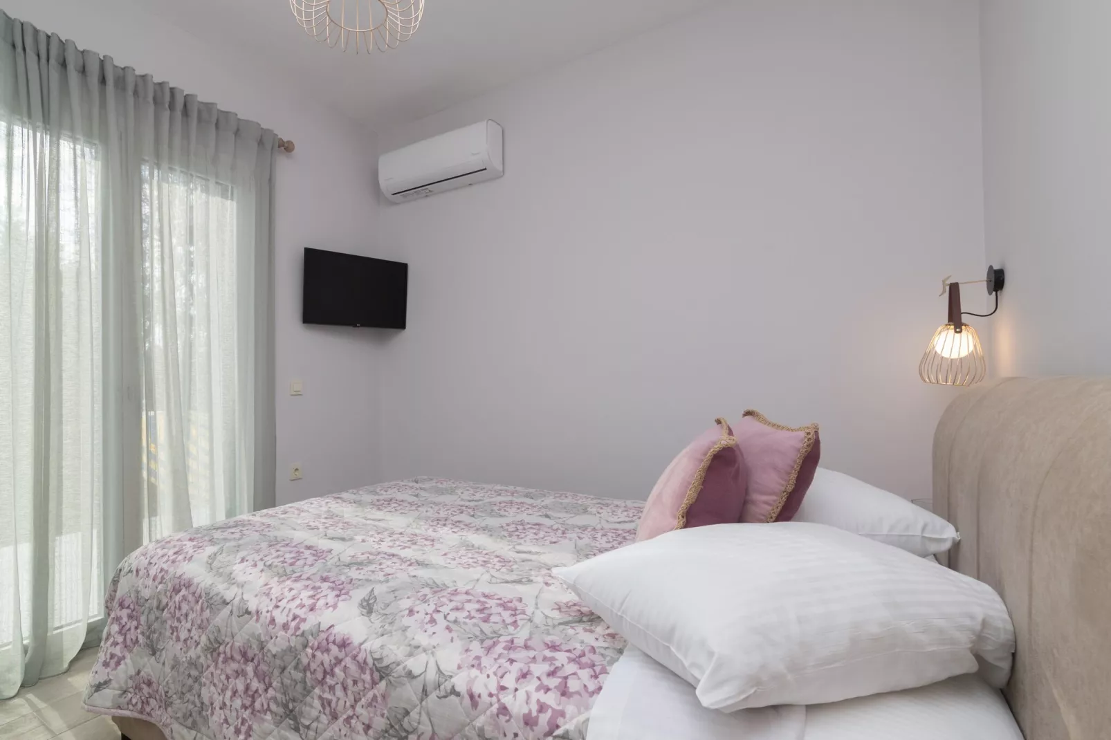 Andriana’s apartment  A fully equipped 2-BR apt in the countryside - Chambre