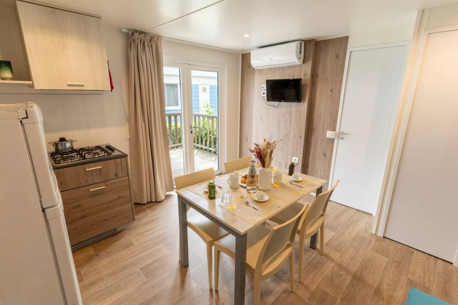 VIGNA SUL MAR FAMILY COLLECTION - LODGE DELUXE - Living room