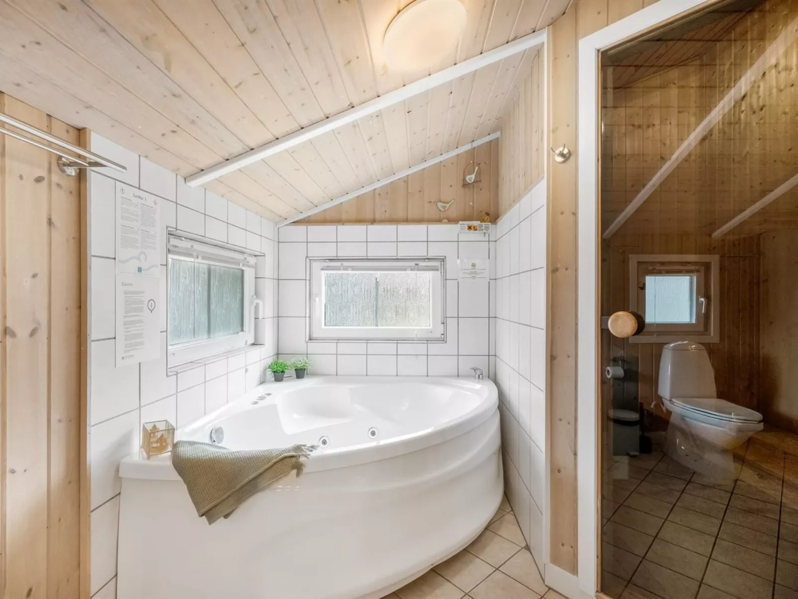 "Tinka" - 1.2km to the fjord - Dedans