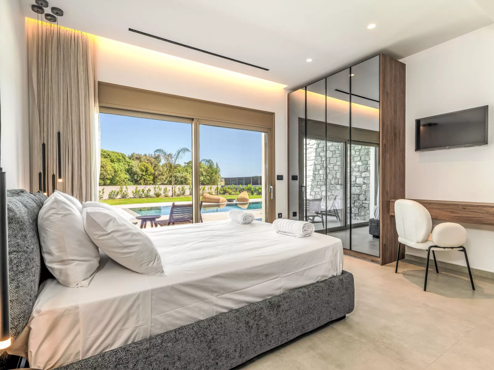 Ruby Paradise - Drinnen