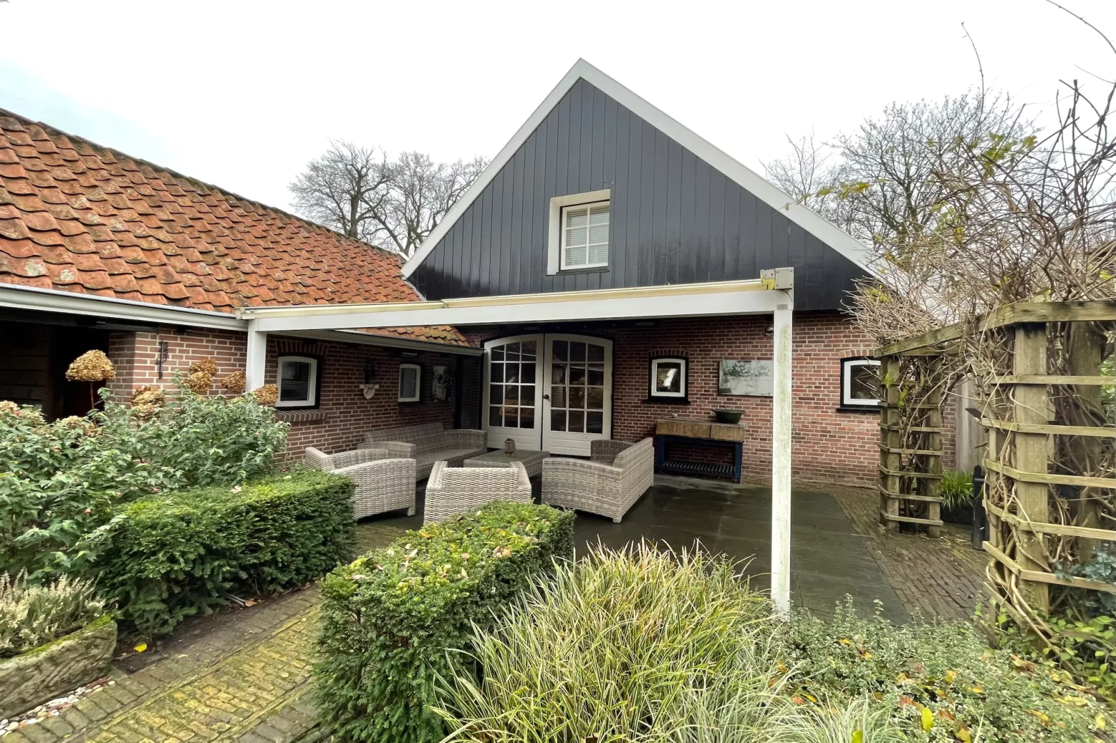 De Binnenhof - Exterior in summer