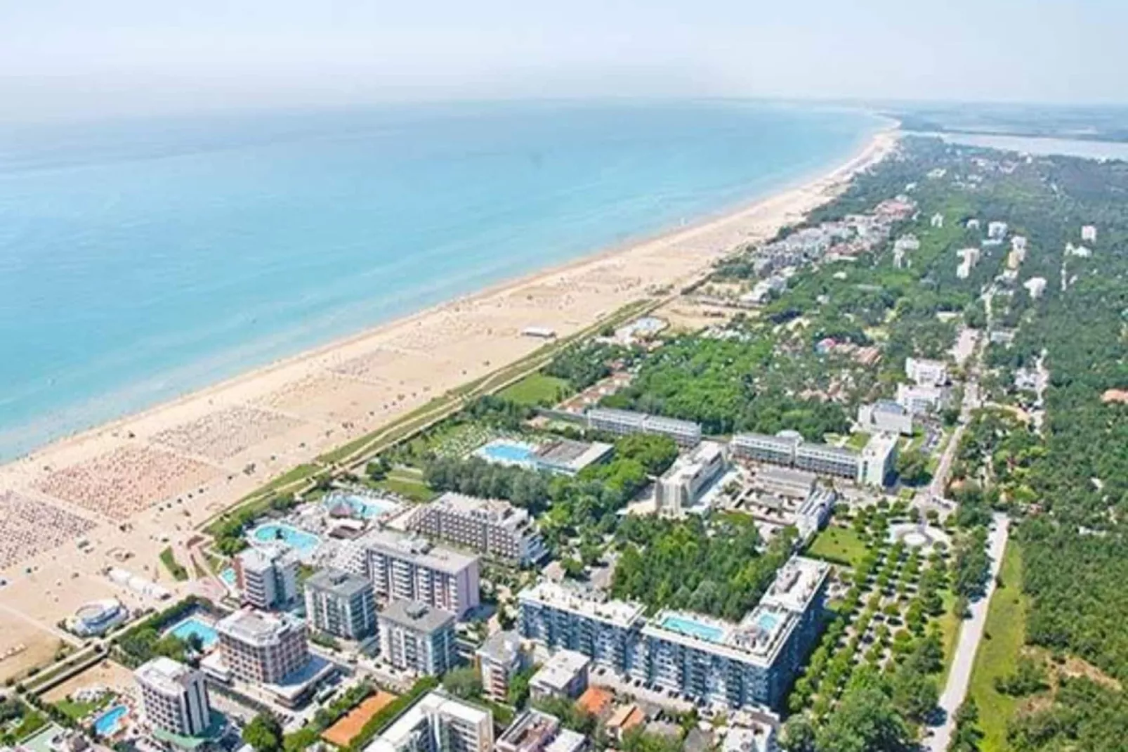 Riviera 24 - Areas within 5km in summer