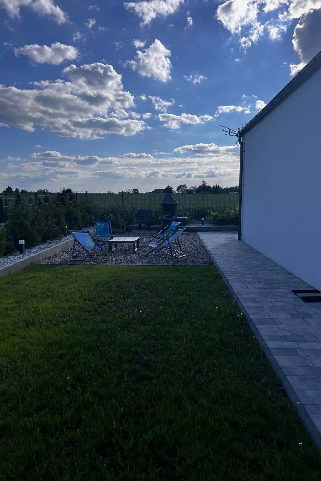 Zwei-Zimmer-Reihenhauswohnung - Dehors