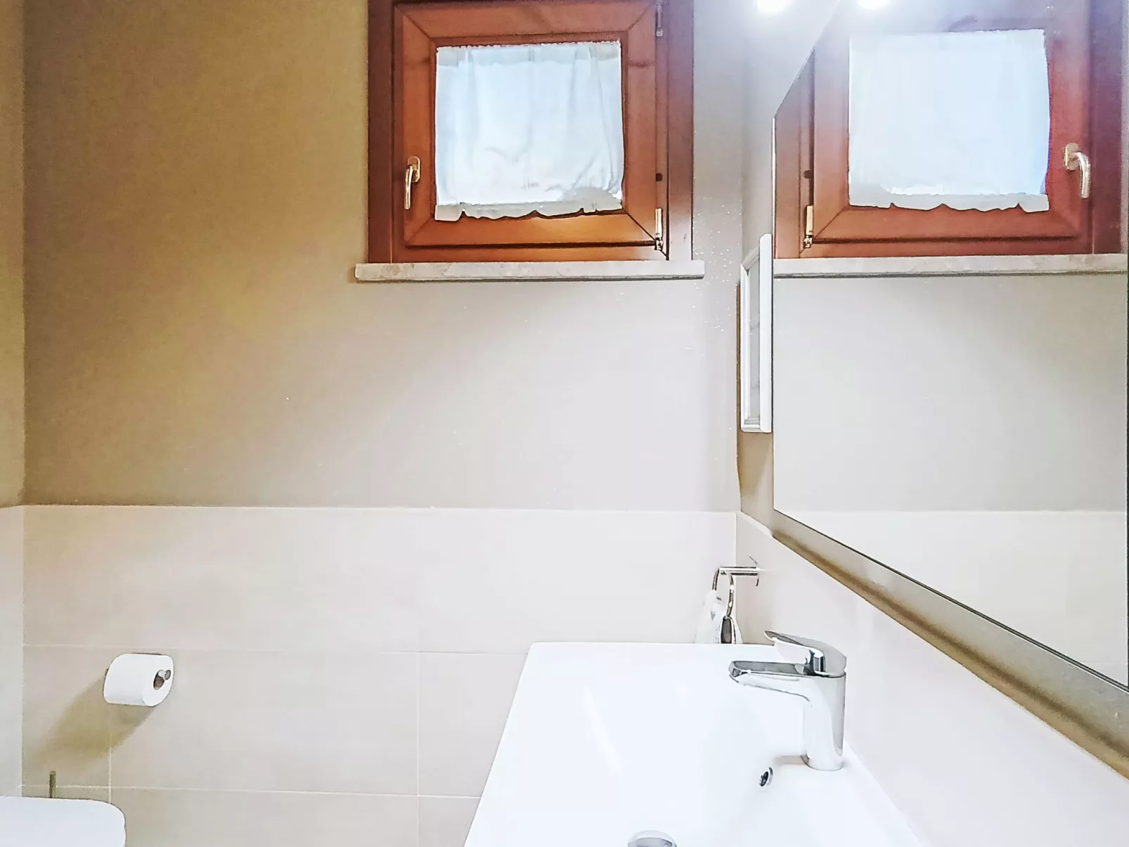 Parma House - Inside