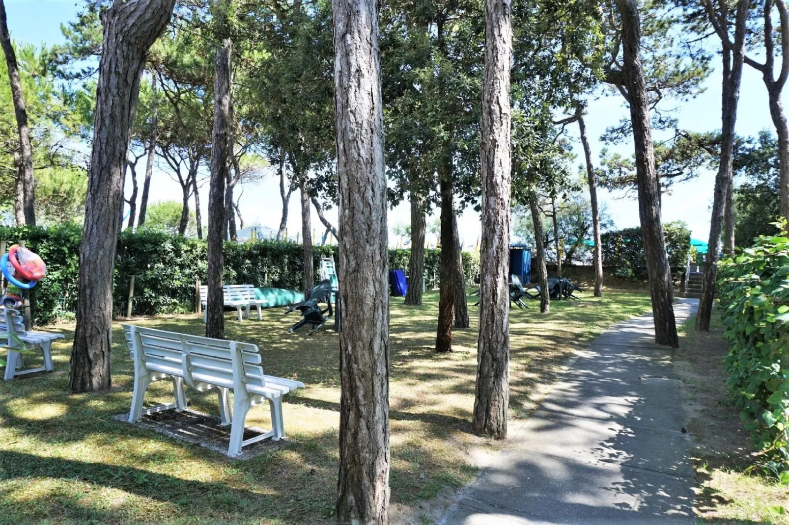 Riviera 18 - Areas within 5km in summer