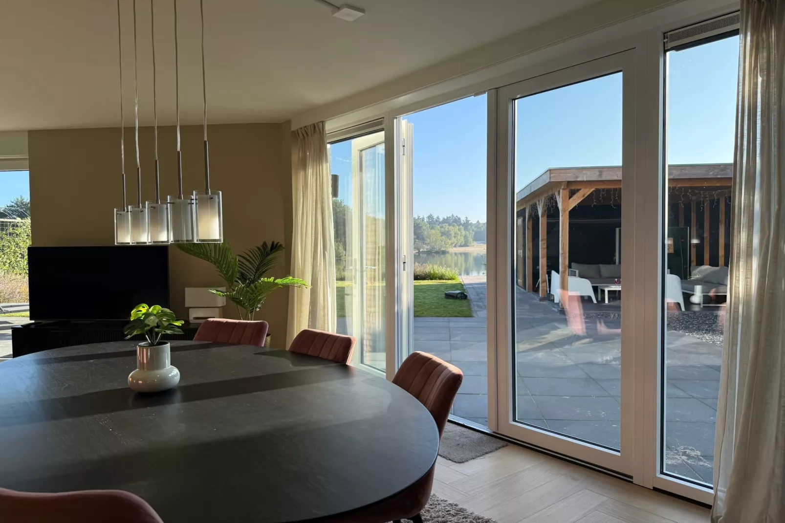 Holiday home Torenvalk - Dining room