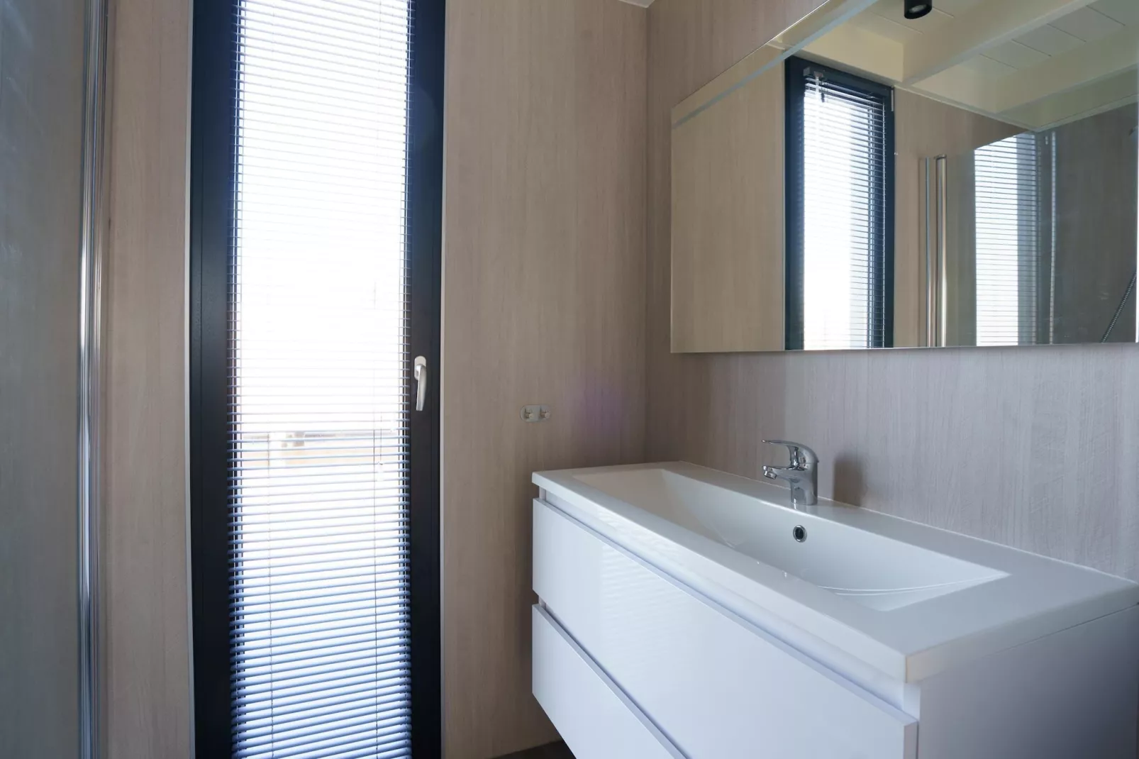 Houseboat Meerzicht - Bathroom