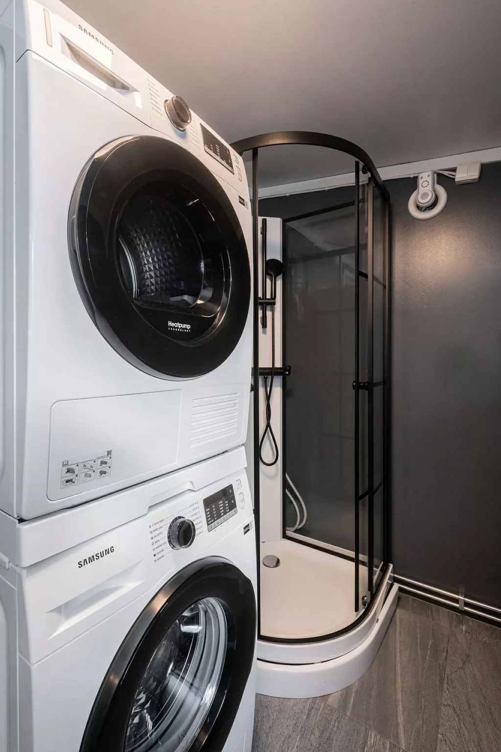 Paradislyckan - Drinnen