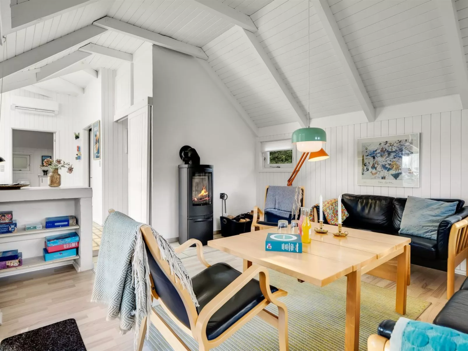 "Udder" - 1.3km from the sea - Inside