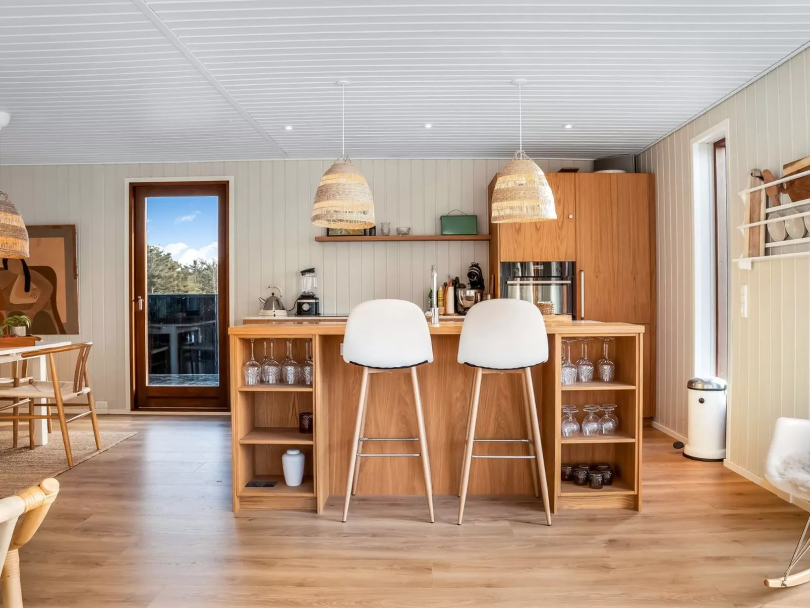 "Kiina" - 100m from the sea - Drinnen