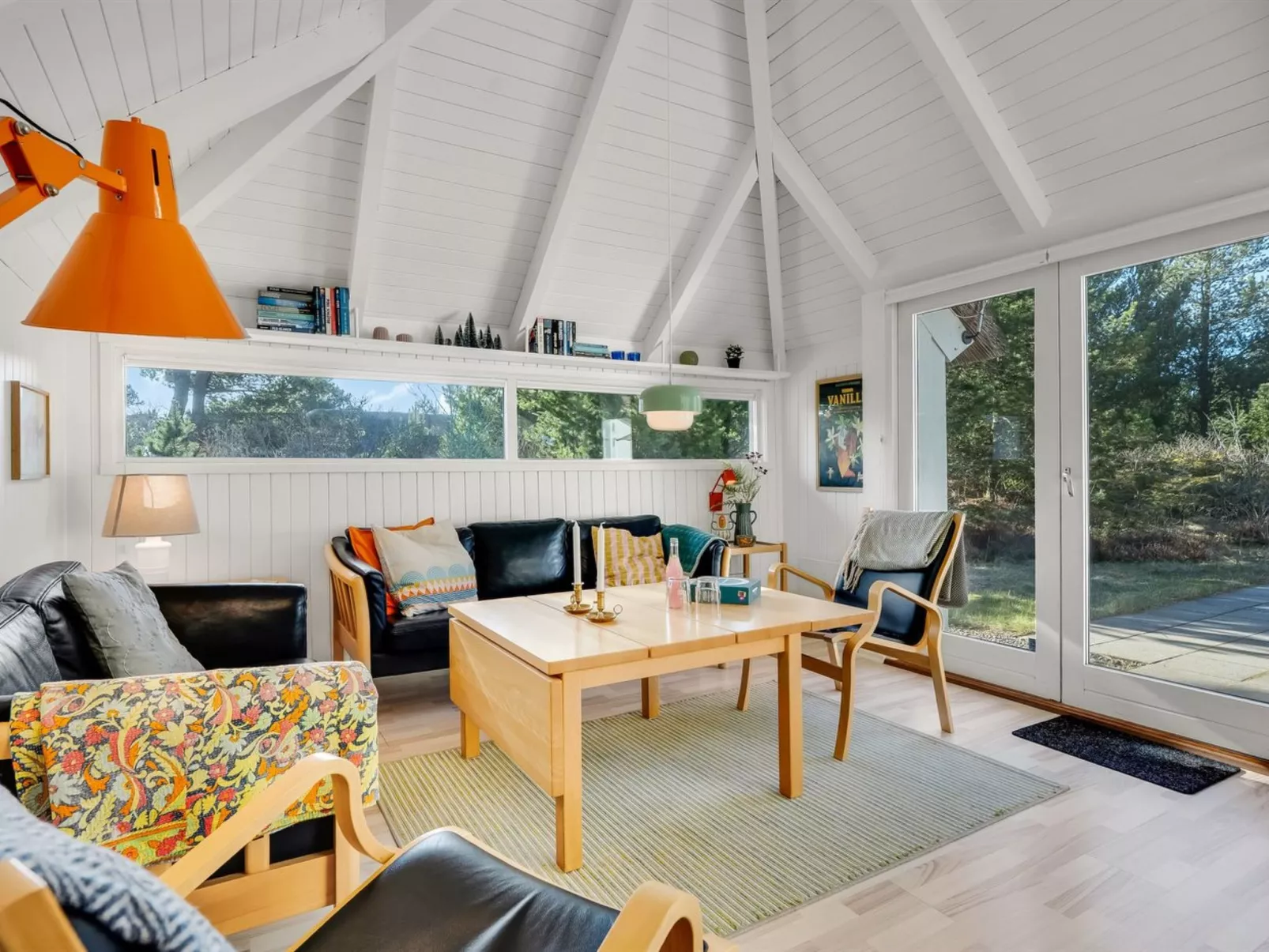 "Udder" - 1.3km from the sea - Inside