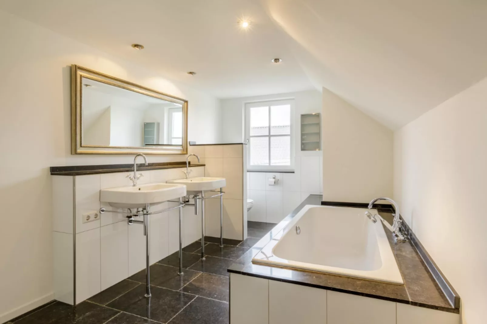 Landhuis Aalten - Bathroom